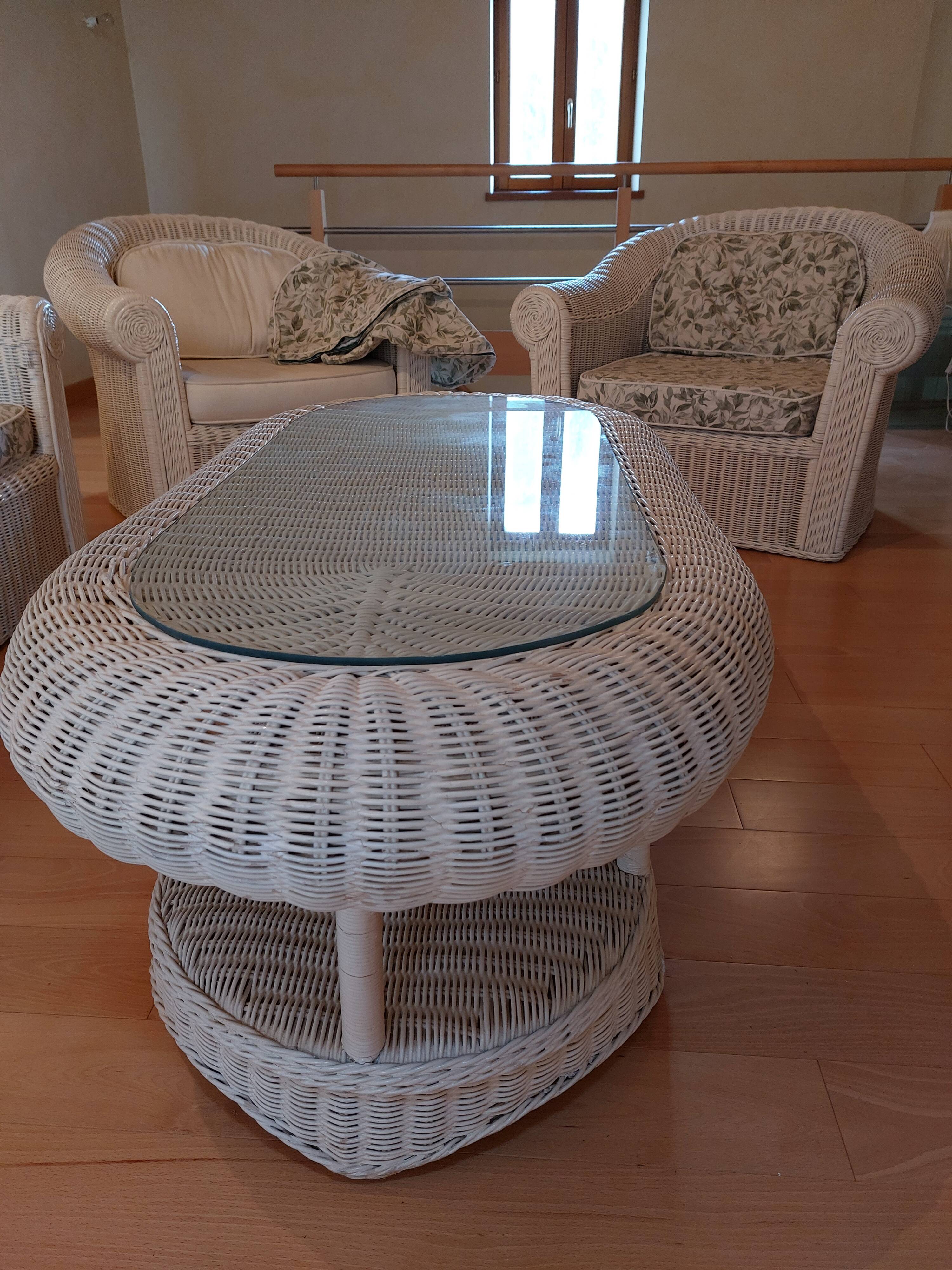 Salon de jardin en osier vintage