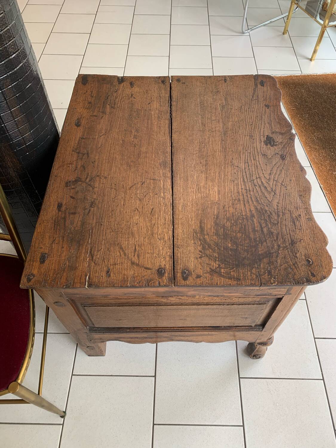 Antique 18th century chest of drawers