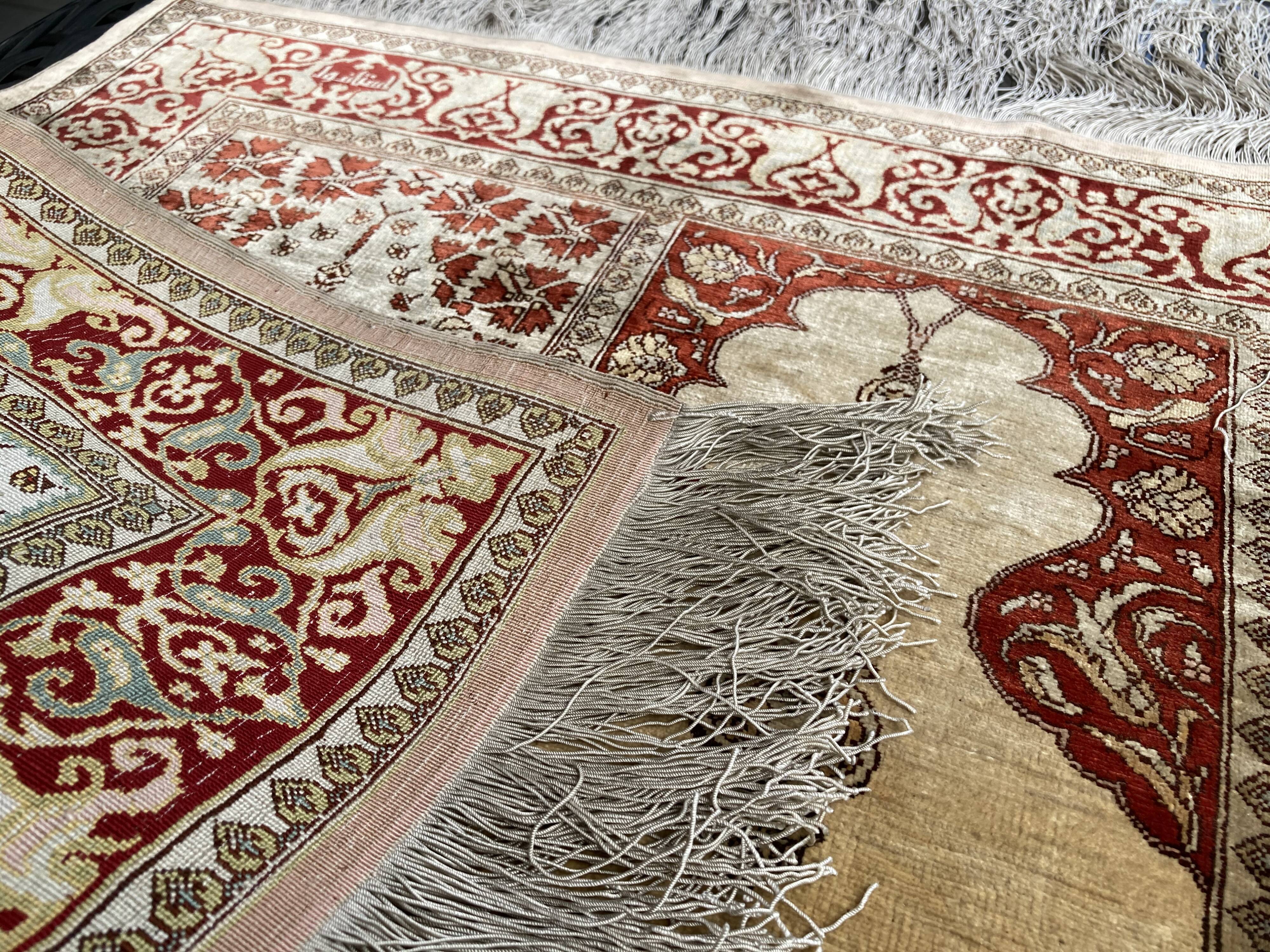 Tapis Istanbul en Soie Signé