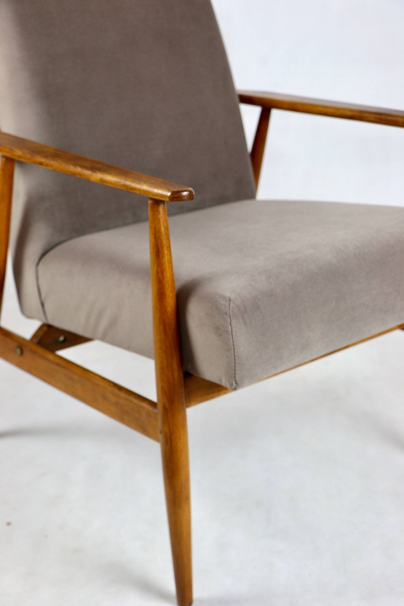 Fauteuil Lis, années 1970, velours marron chocolat clair Jade