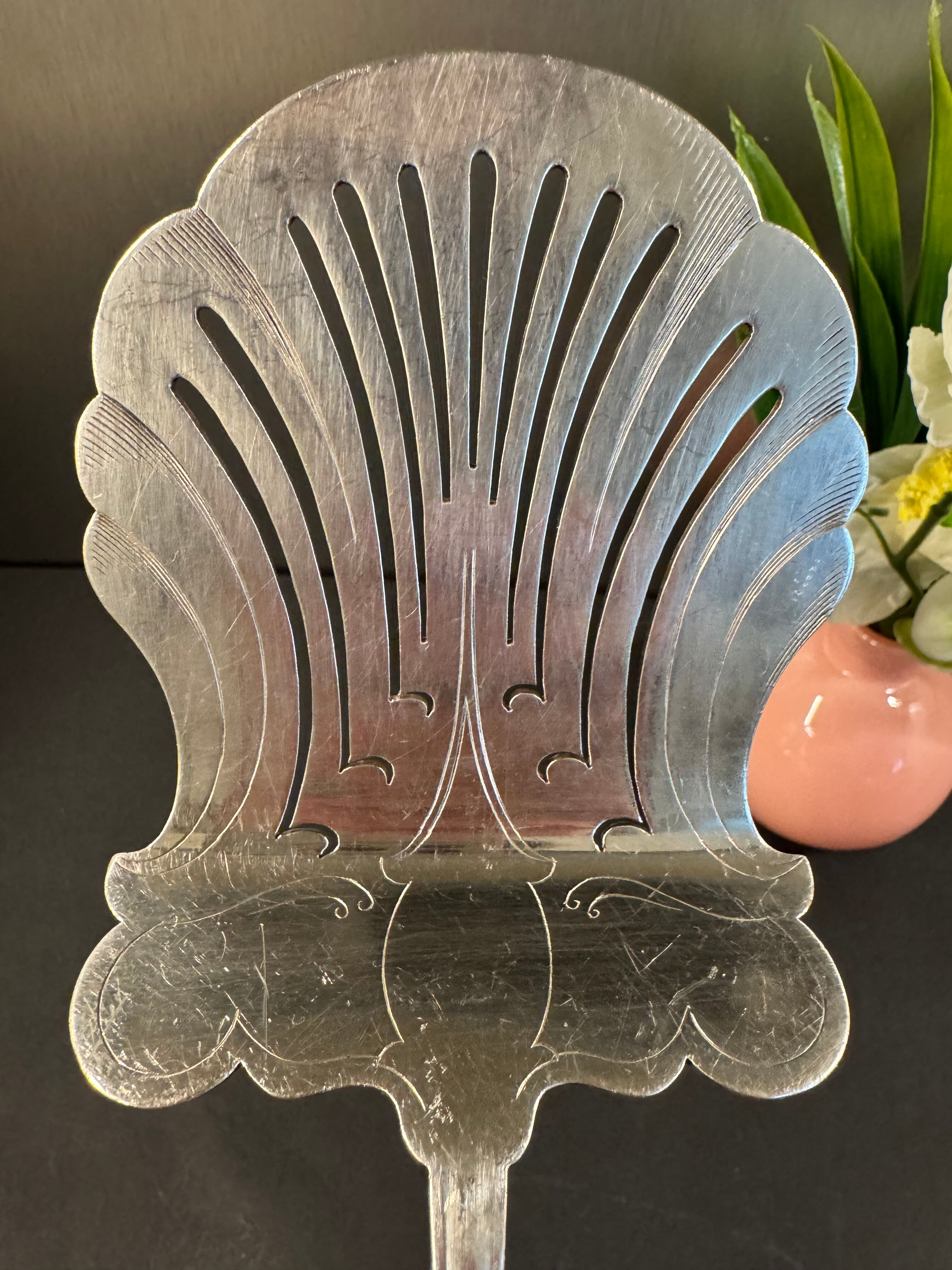Christofle silver-plated pie server – Art Nouveau openwork design