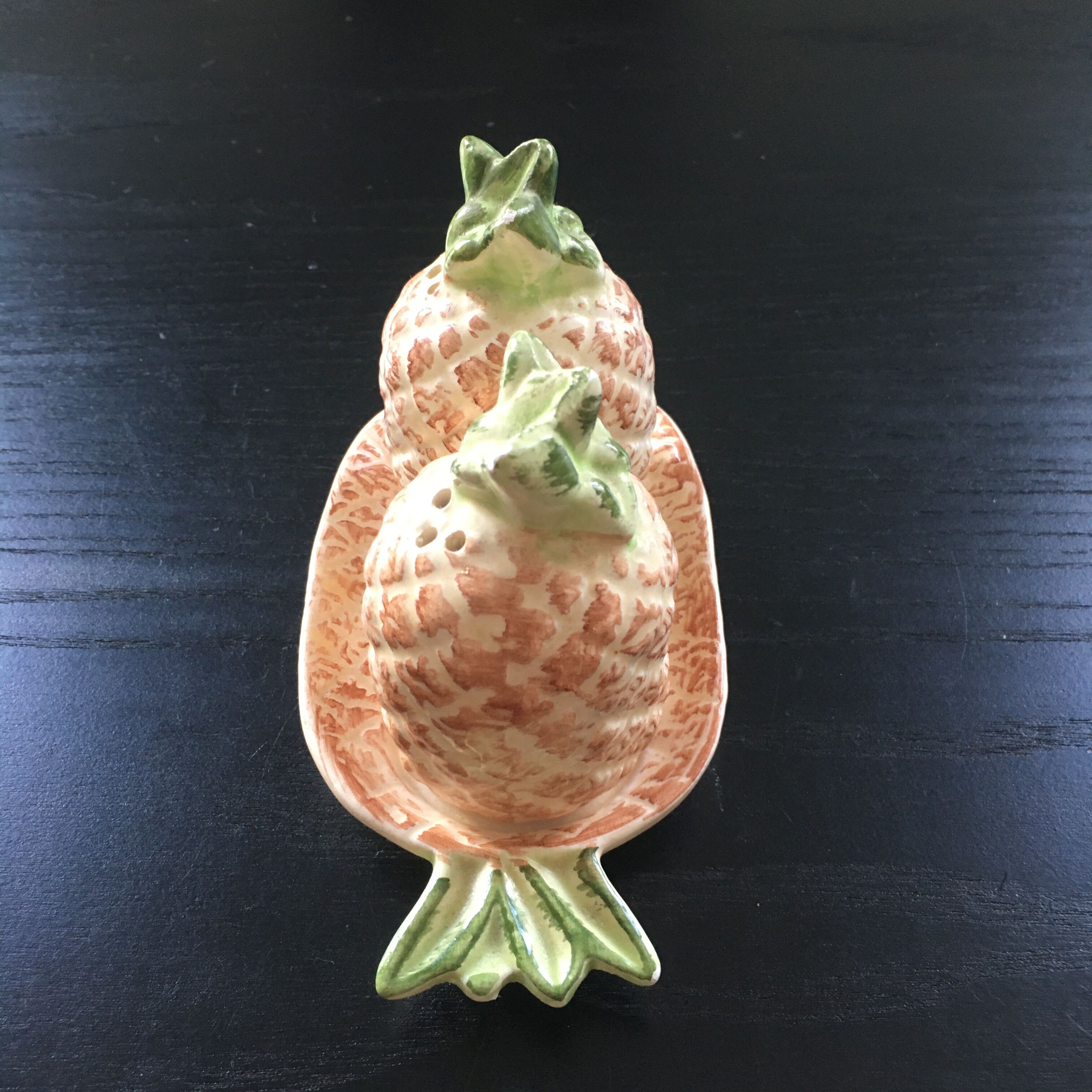 Pineapple salt and pepper set