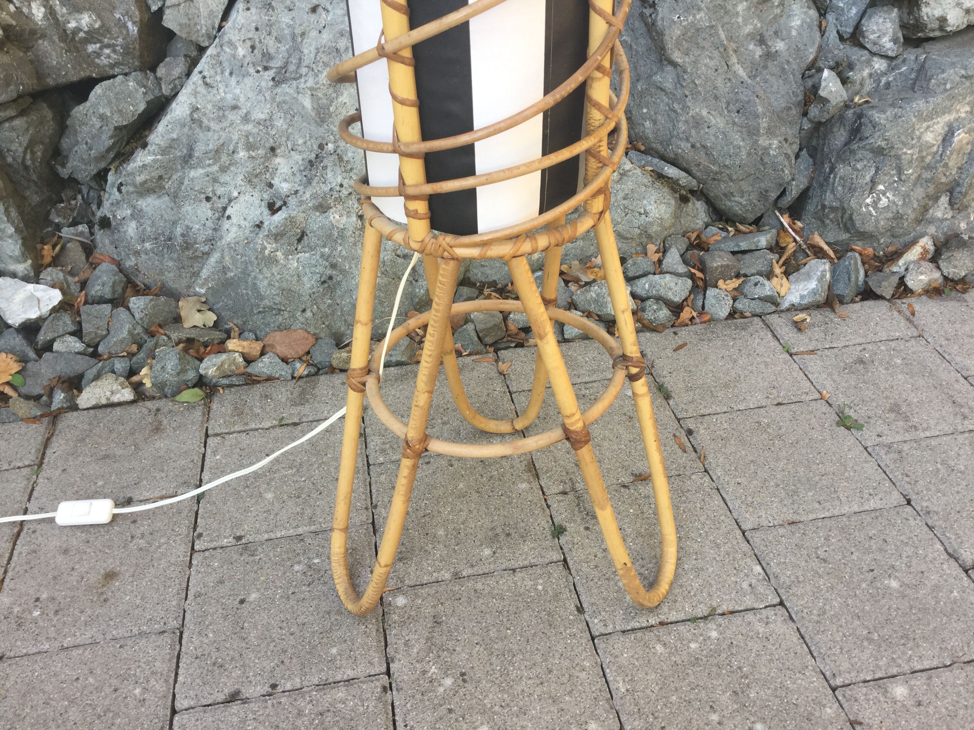 Cylindrical lamp rattan year 1960