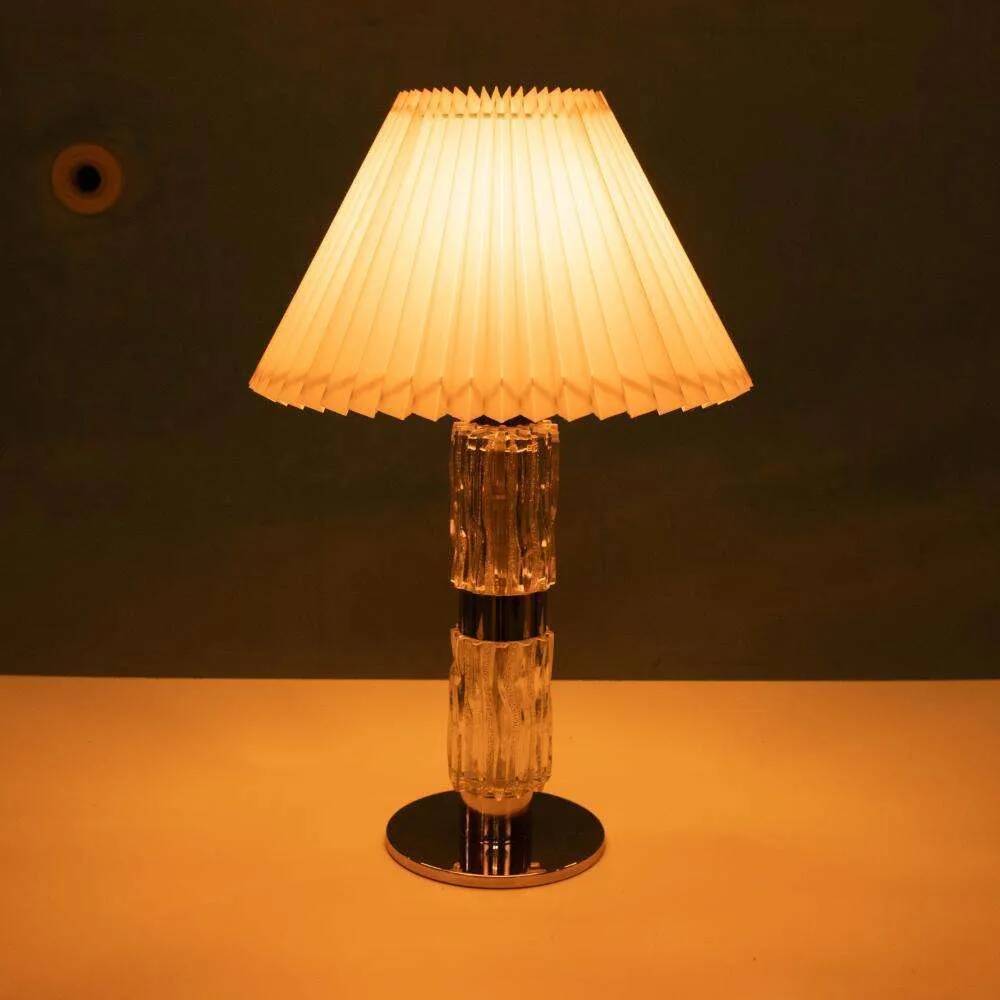 Mid-century glass table lamp by Richard Essig, chic hotel style.
