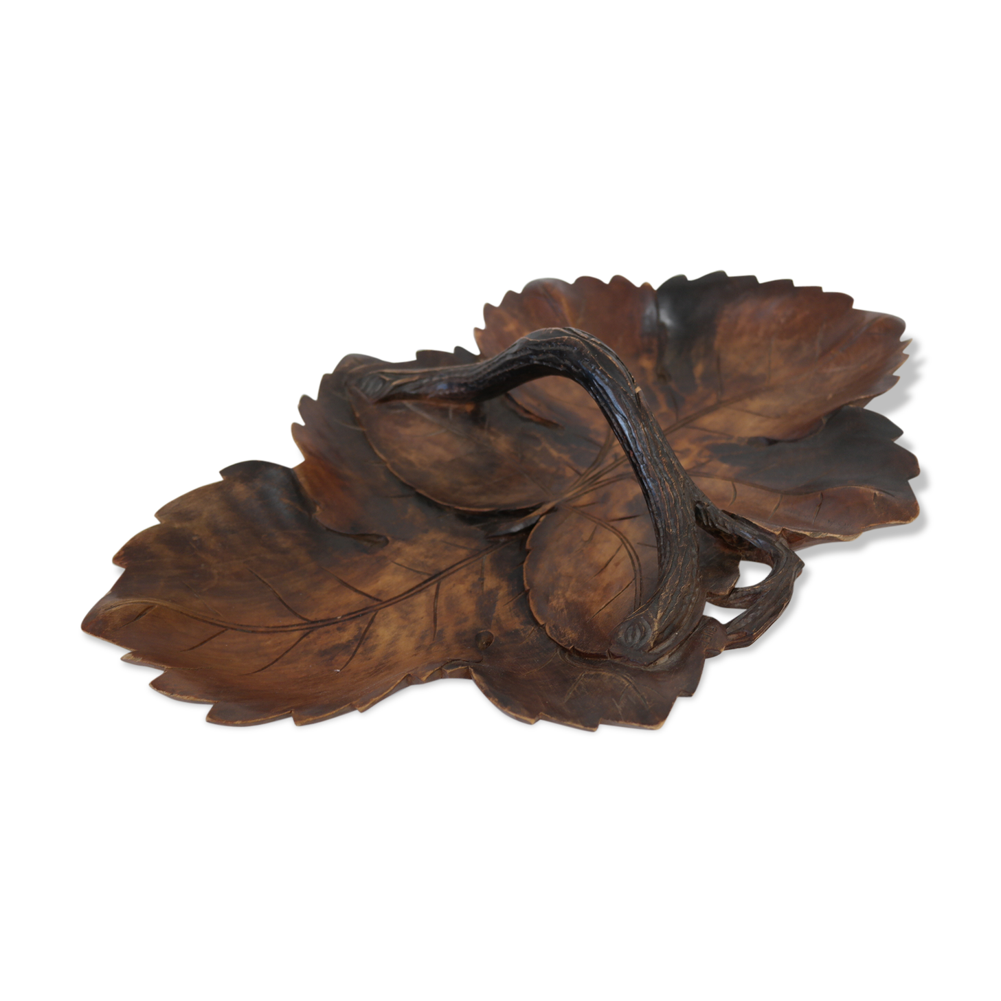 Ruef maple leaf wooden basket