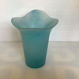 Vase corolla blue glass paste