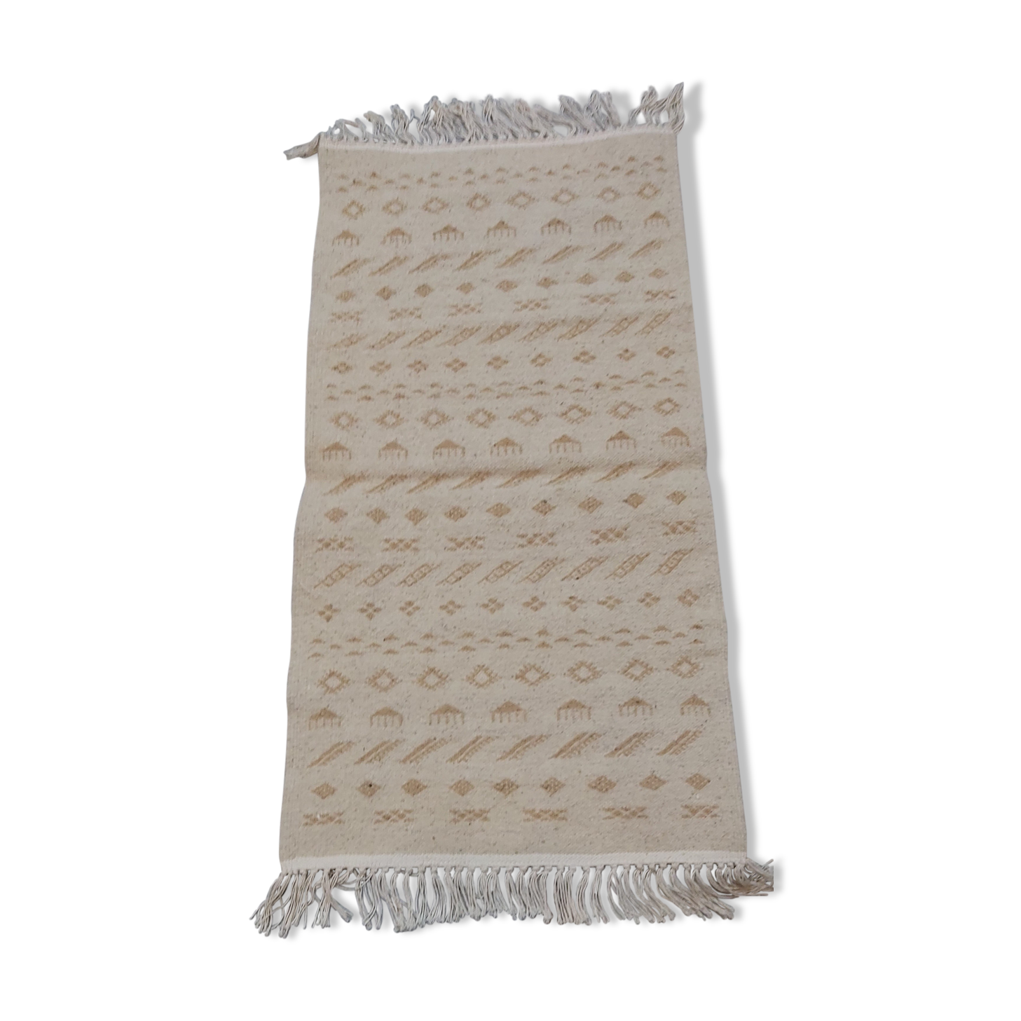 White and brown bed down carpet 122x62cm