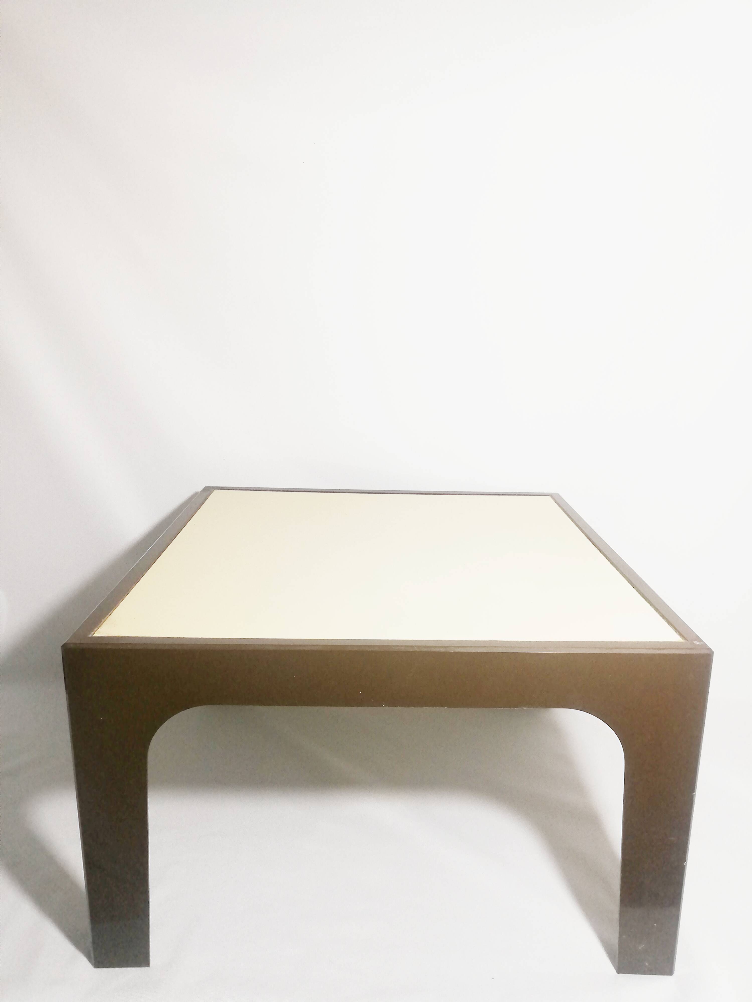 Plastic coffee table 70s