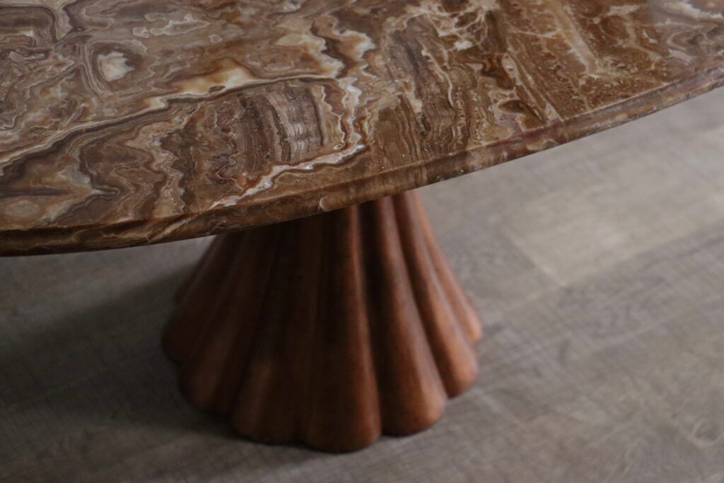 Oval onyx marble dining table by Angelo Mangiarotti, Italy, 1970s