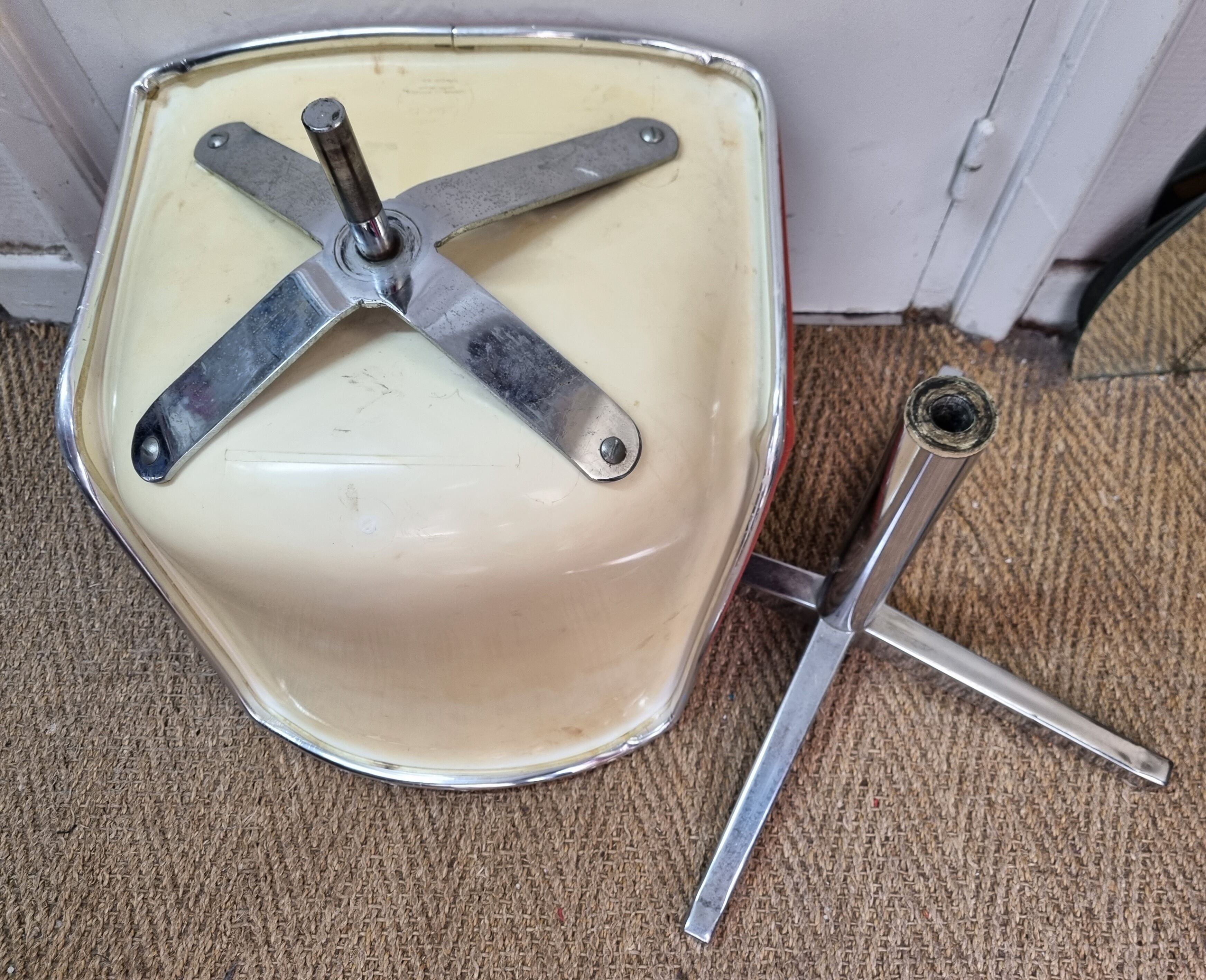 L202 chair by r.Schweitzer for Lafargue from 1965