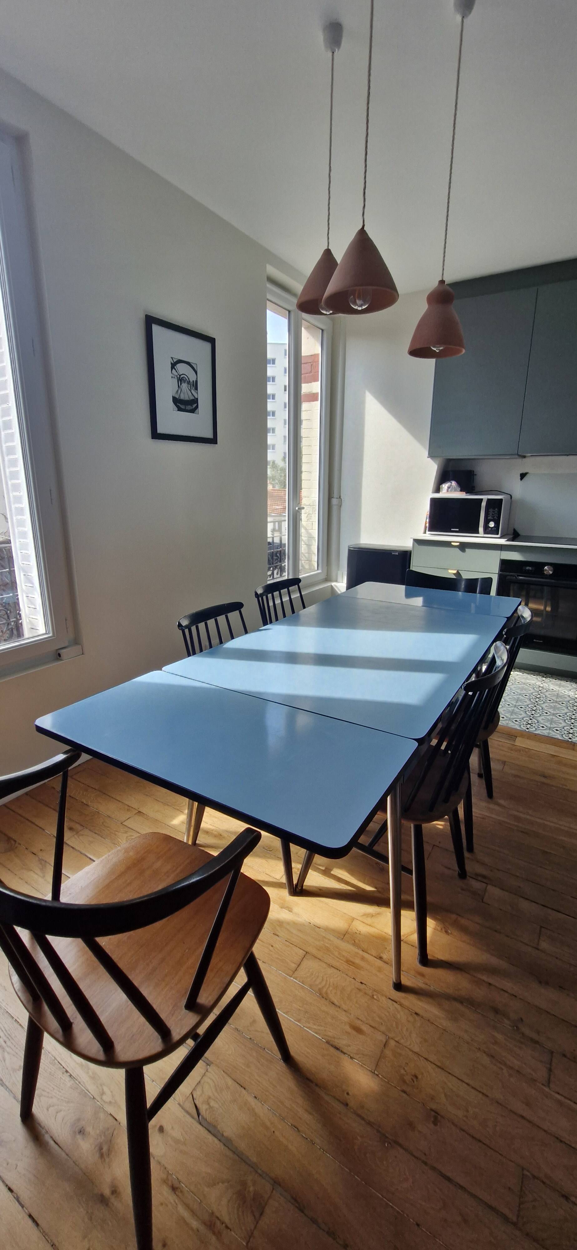 Extensible dining table, formica, 1970s