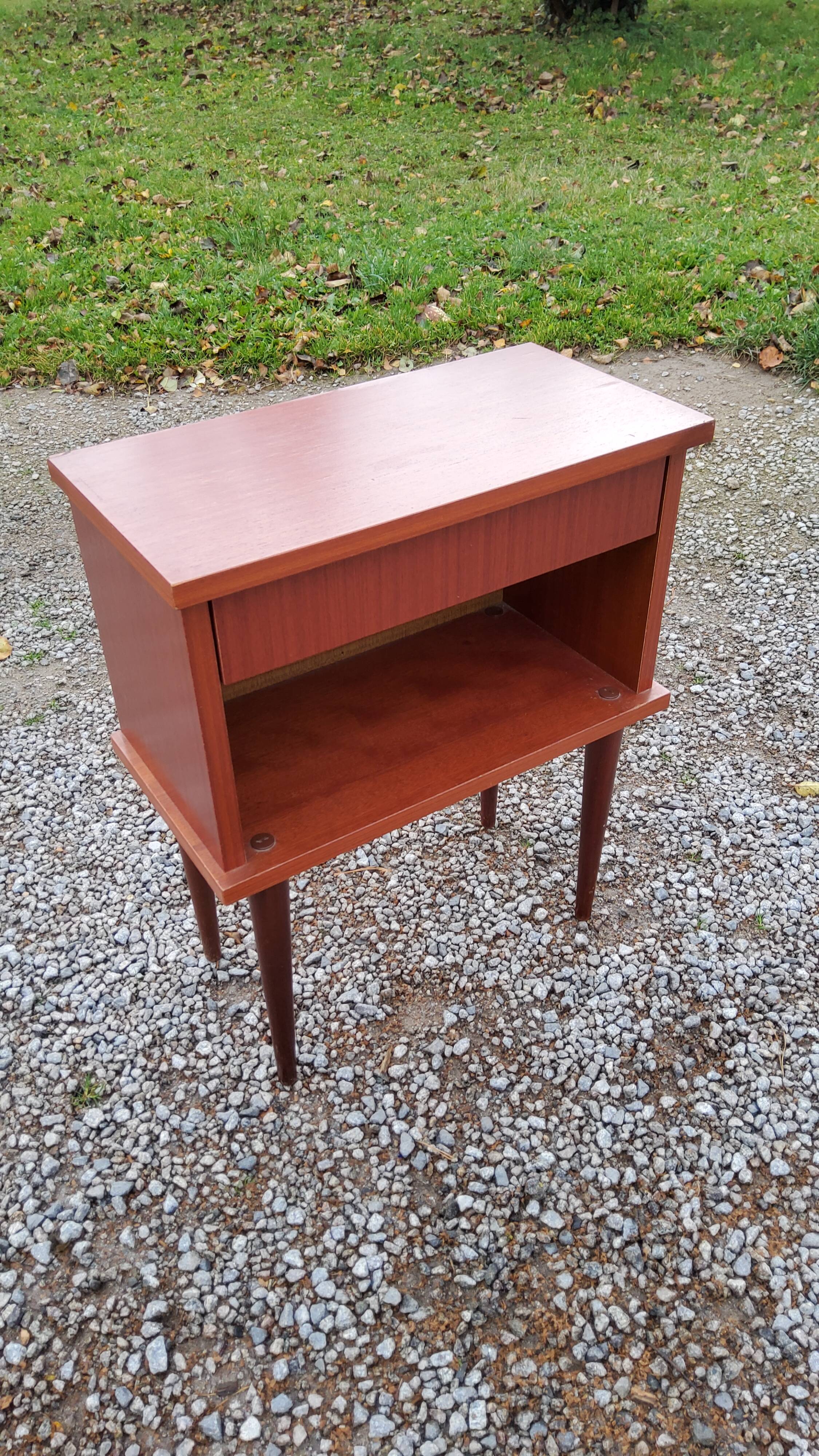Bedside of the 60s in mahogany conical feet