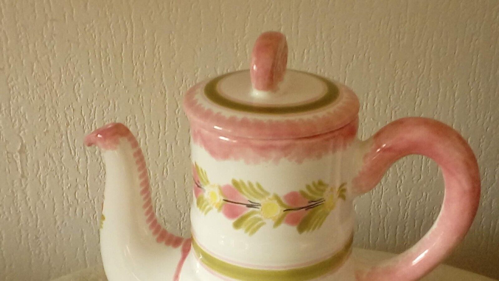 Cafetiere en faience Henriot Quimper rose