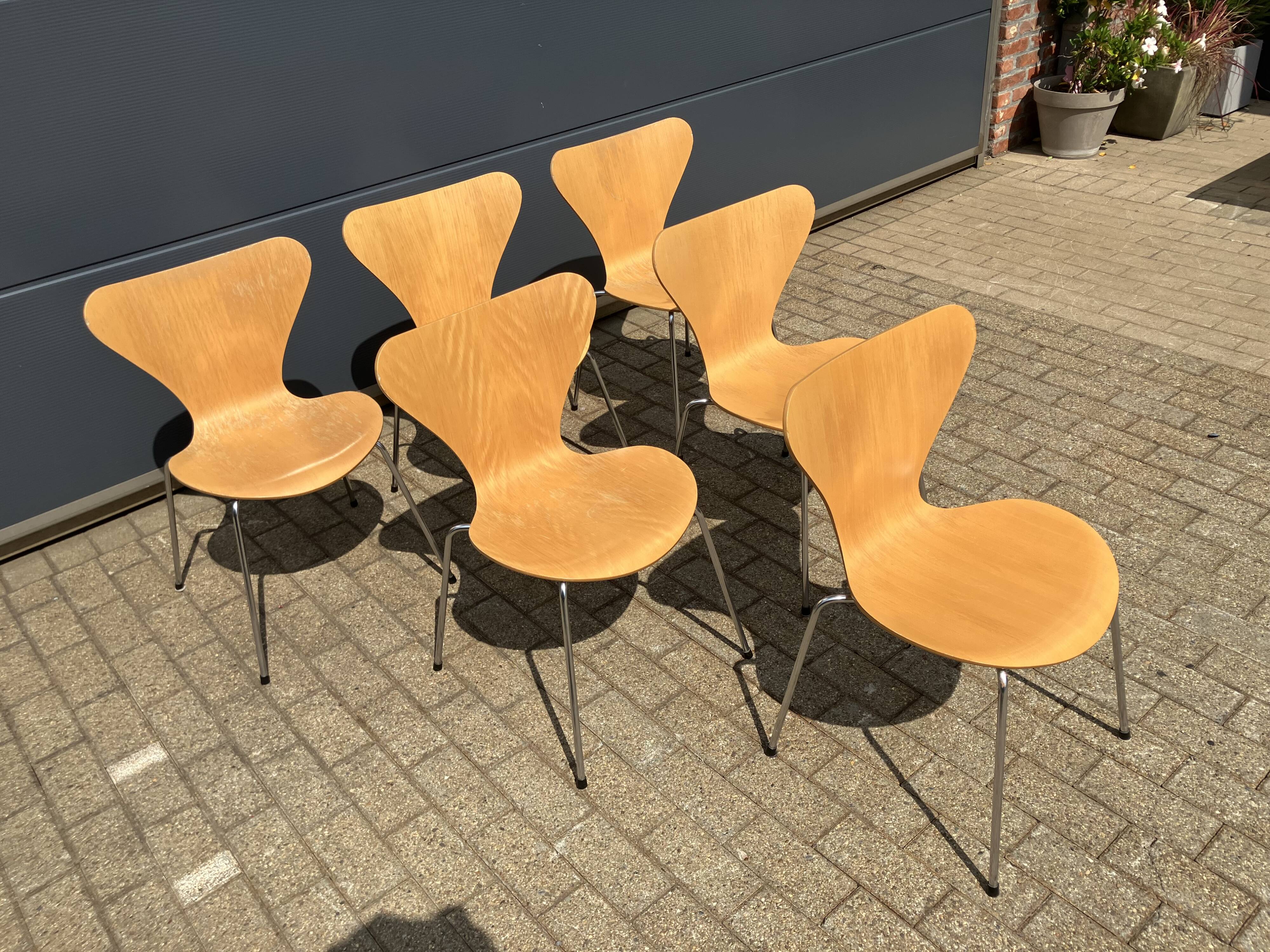 Fritz Hansen series 7 Vlinderstoelen naturel hout 1988