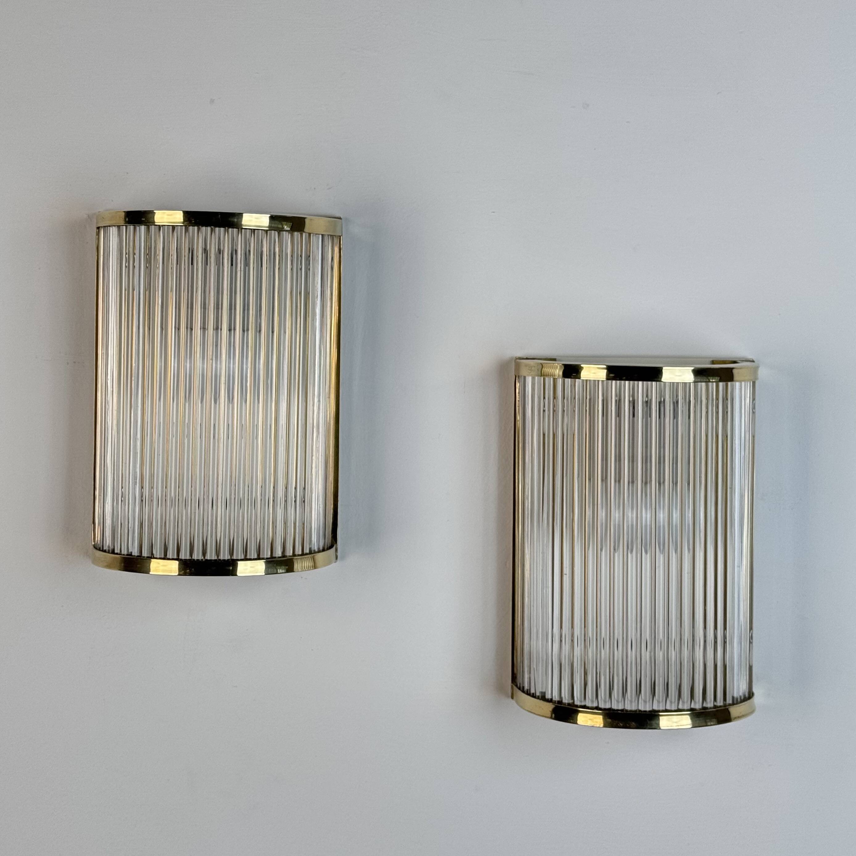 Ensemble de deux appliques murales en verre de Murano et en laiton de style Art déco, De Majo, années 70
