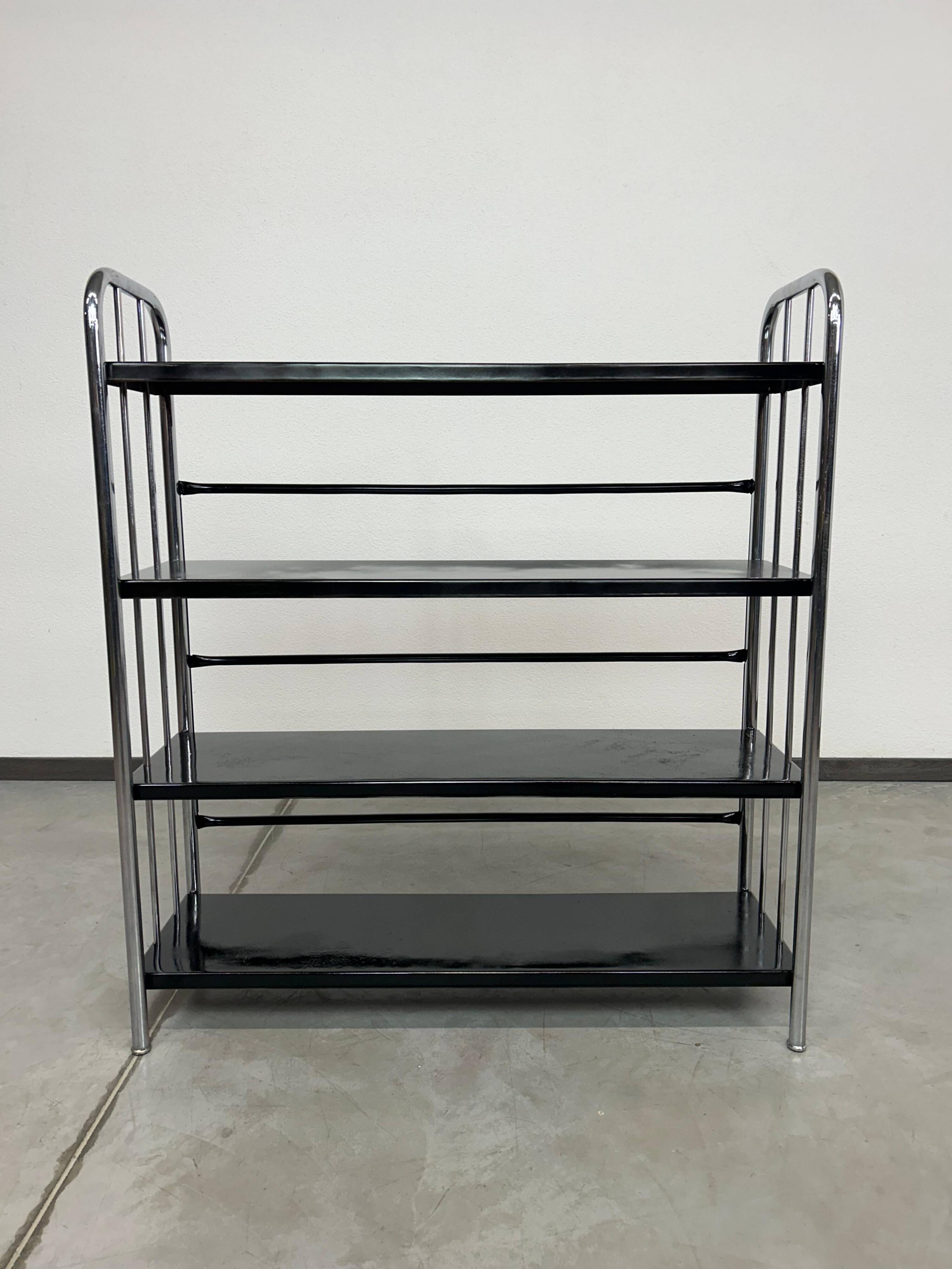 Étagère Bauhaus en acier tubulaire