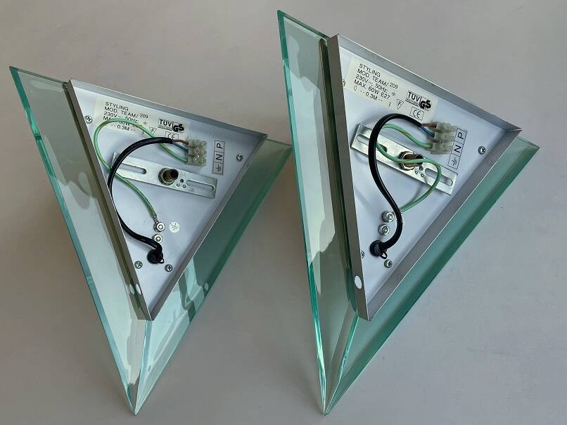 Pair of wall lights with geometric design from the 80s