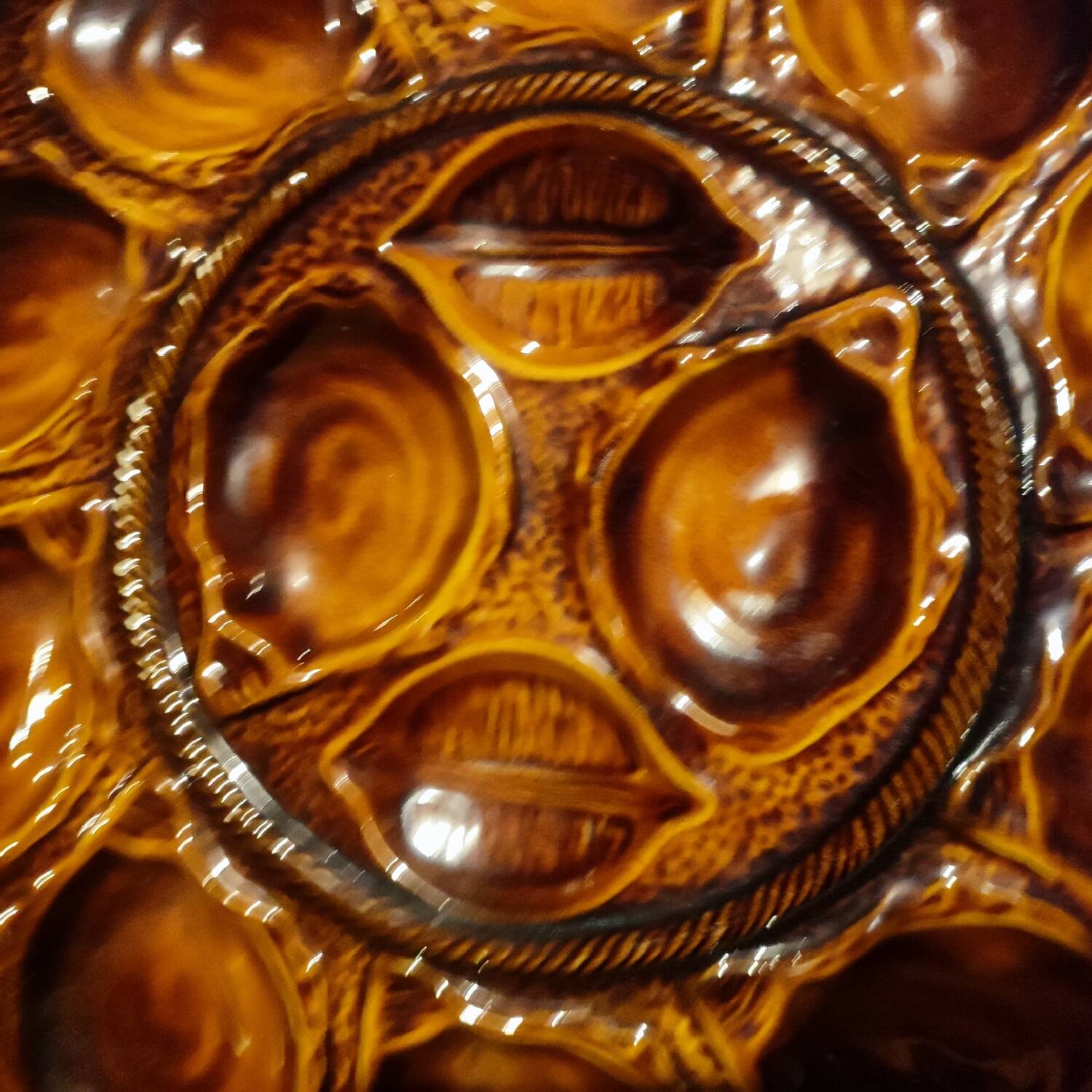 Large St Clément Platter and its 6 oyster plates