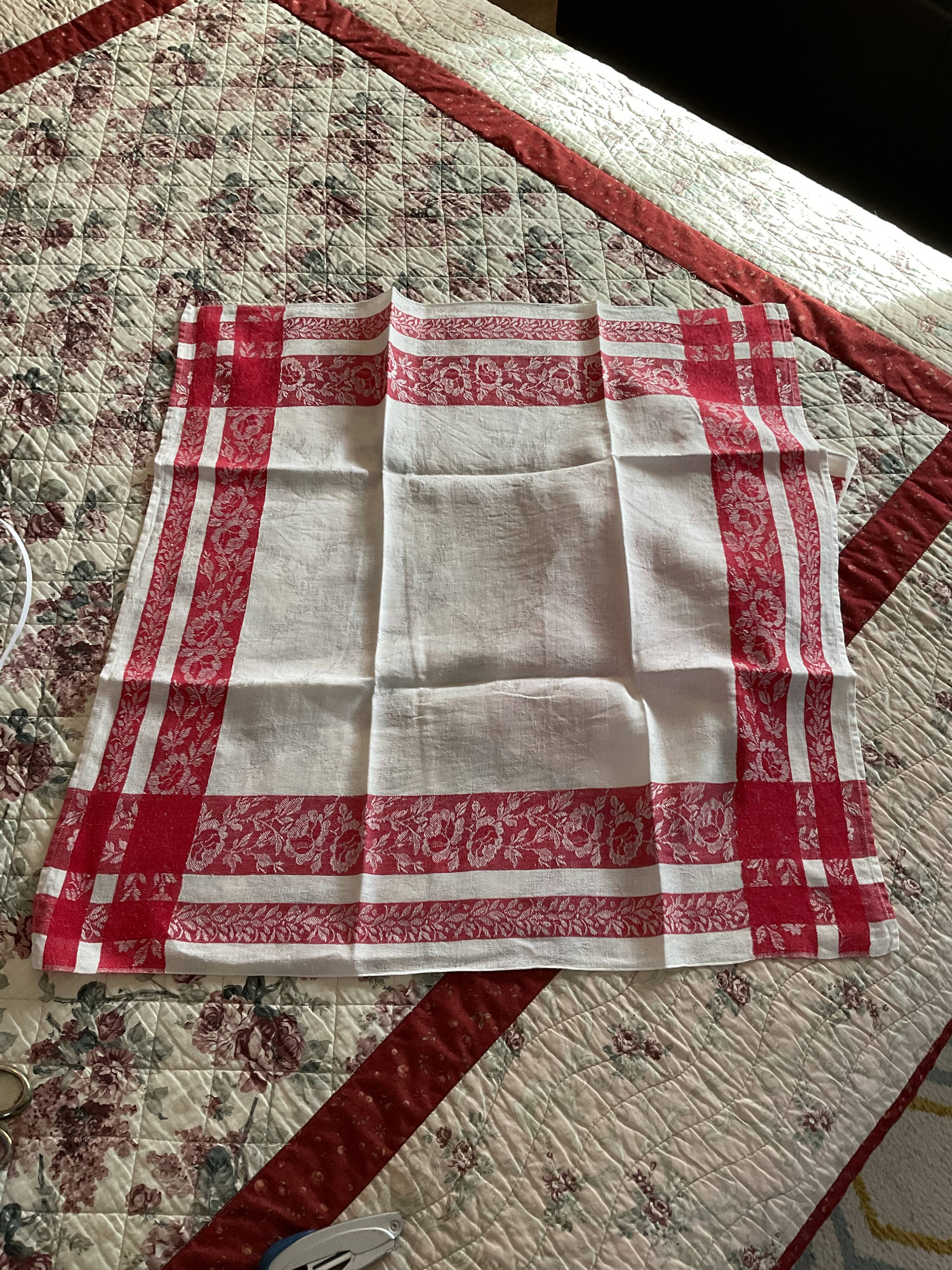 4 towels damask fabrics red and white.vintage