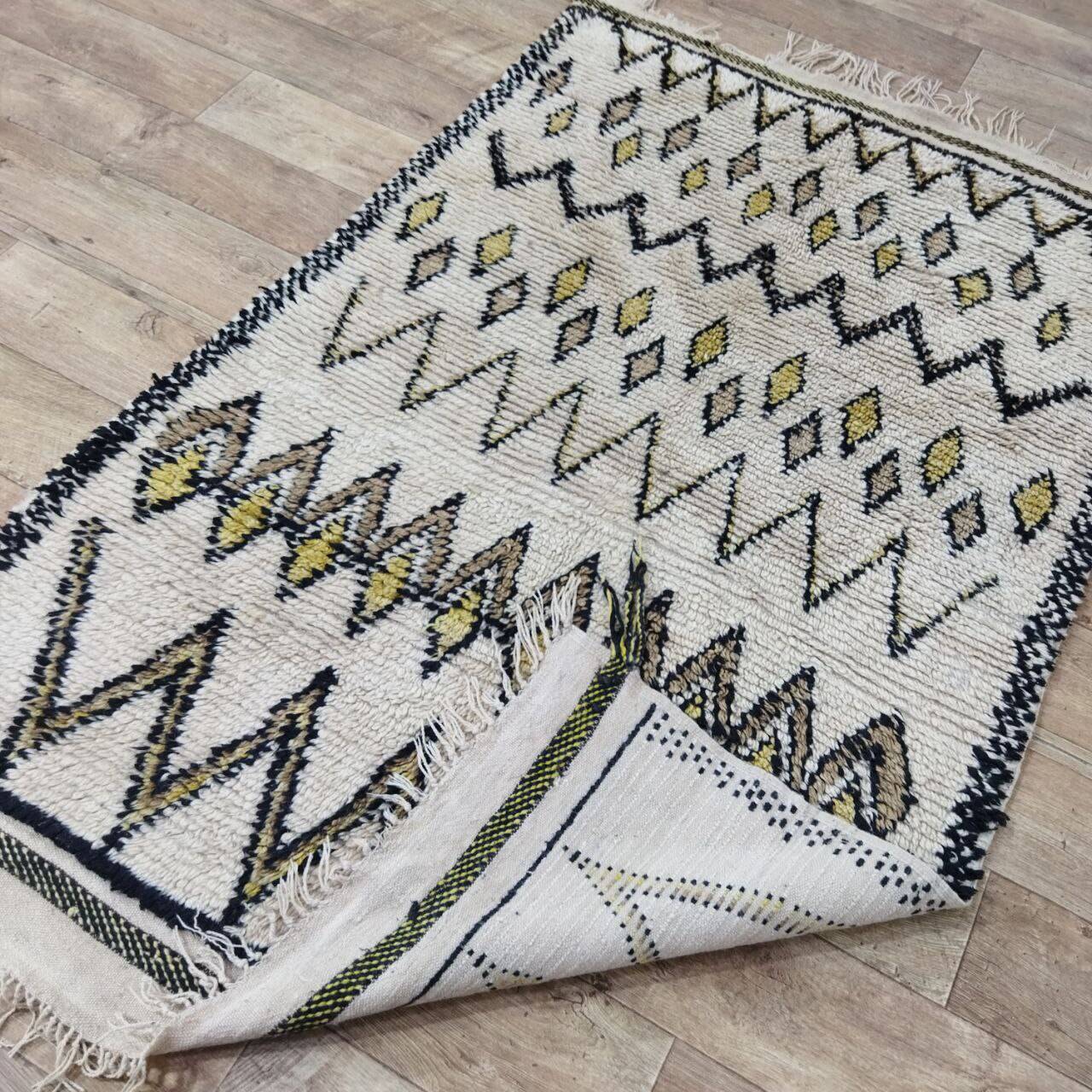 Handmade wool Berber rug 187x117cm