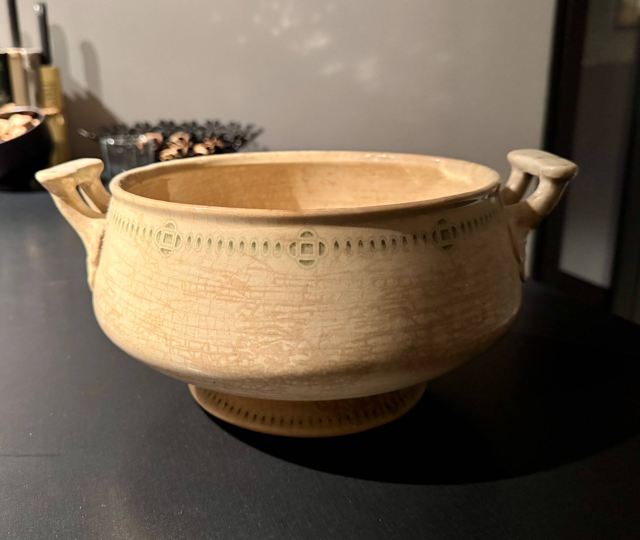 Vegetable dish (or soup tureen) Creil & Montereau, Dublin