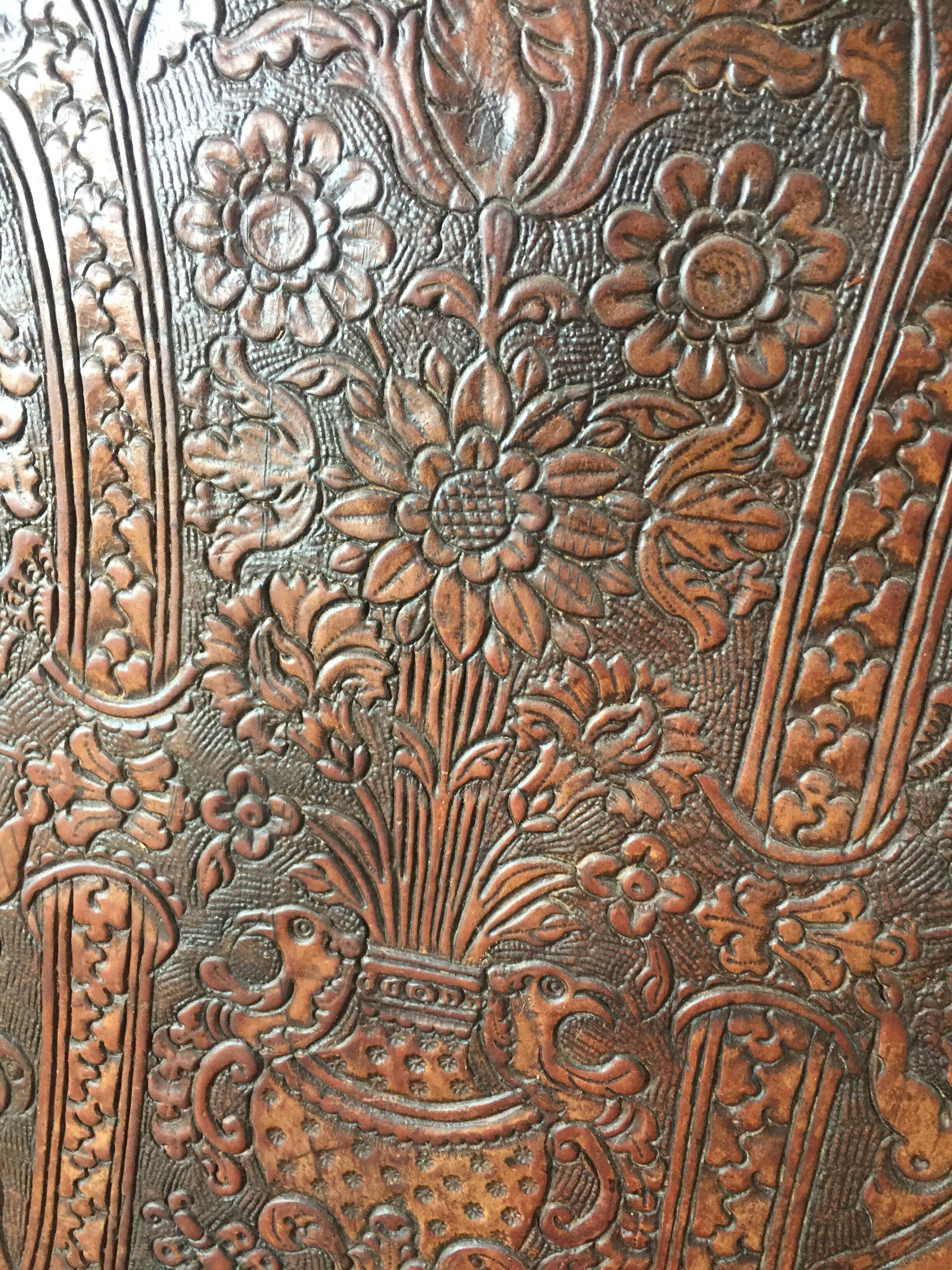 Paire de chaises en cuir de Cordoue