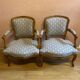 Paire de fauteuils de style Louis XV tissu moderne