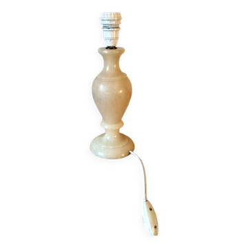 Pied de lampe en pierre marbrée  beige