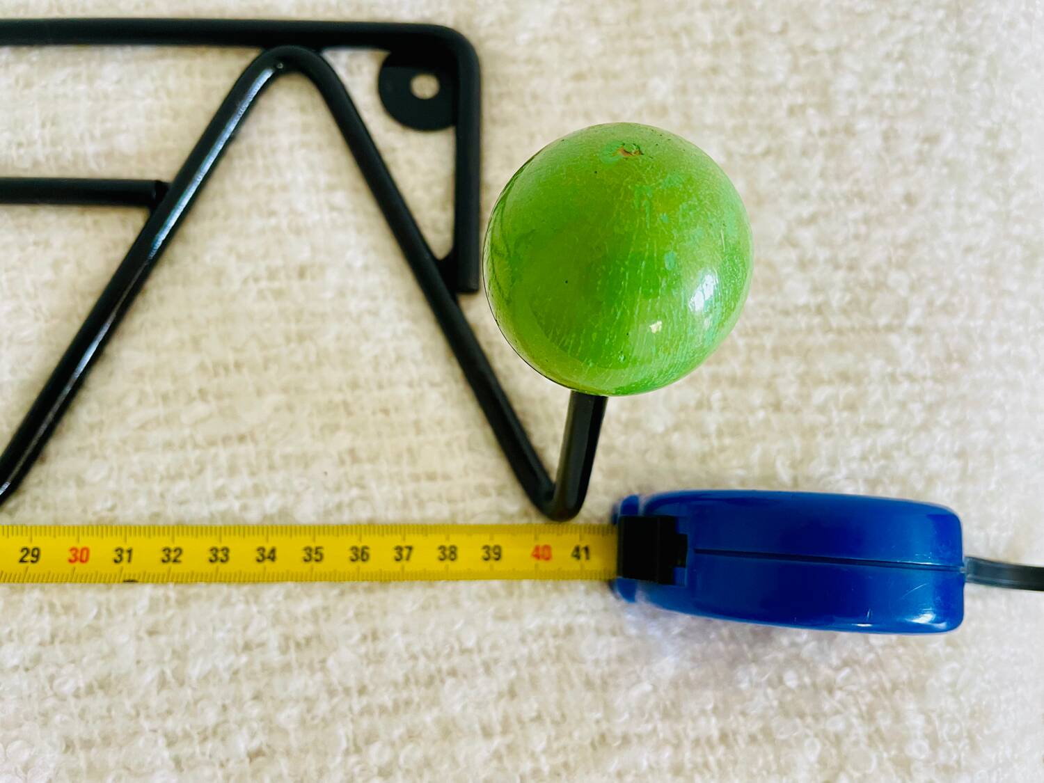 apple green coat rack. E