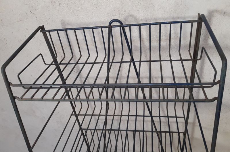 Display metal store shelves