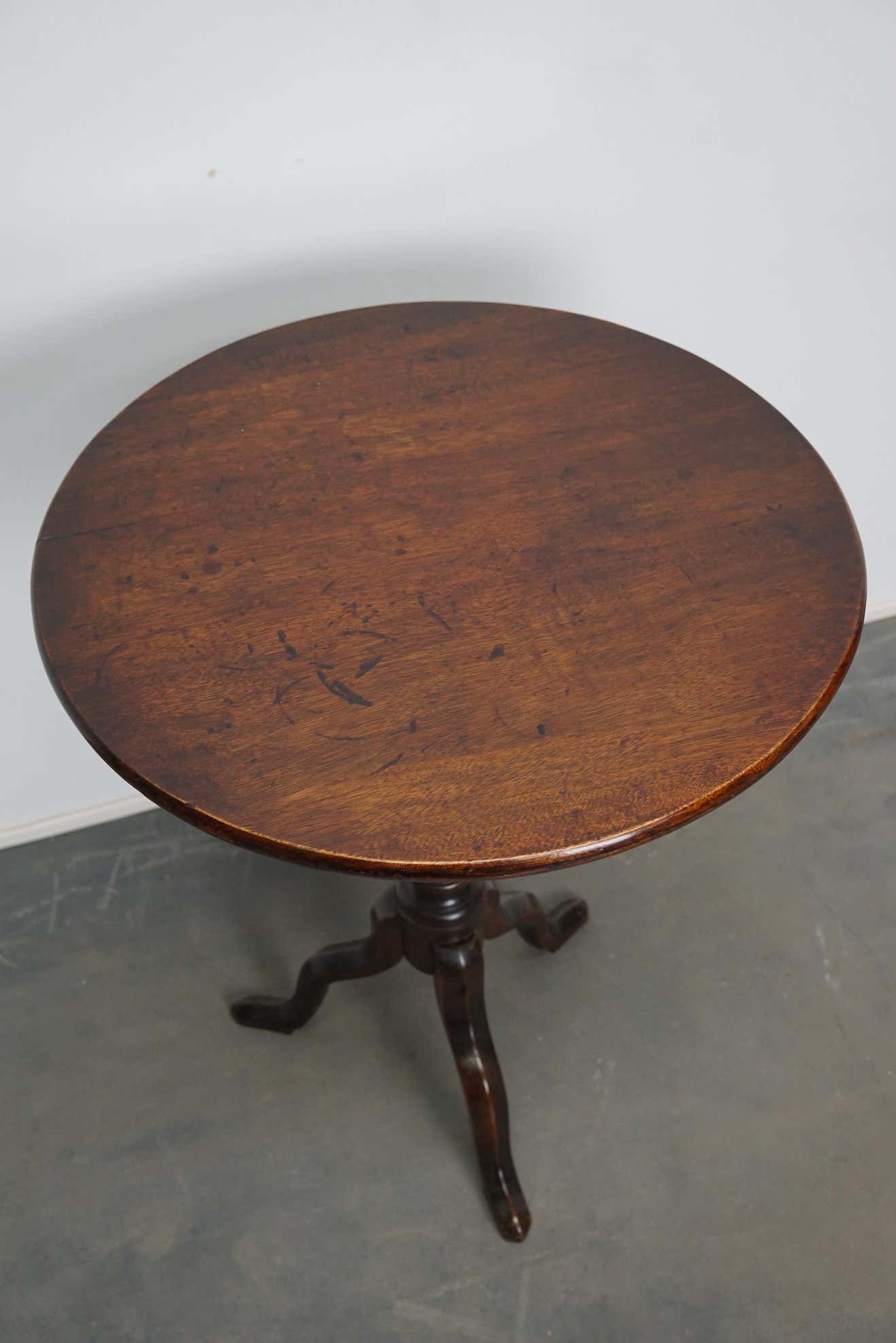 18th century Georgian wine table with reclining mahogany tray