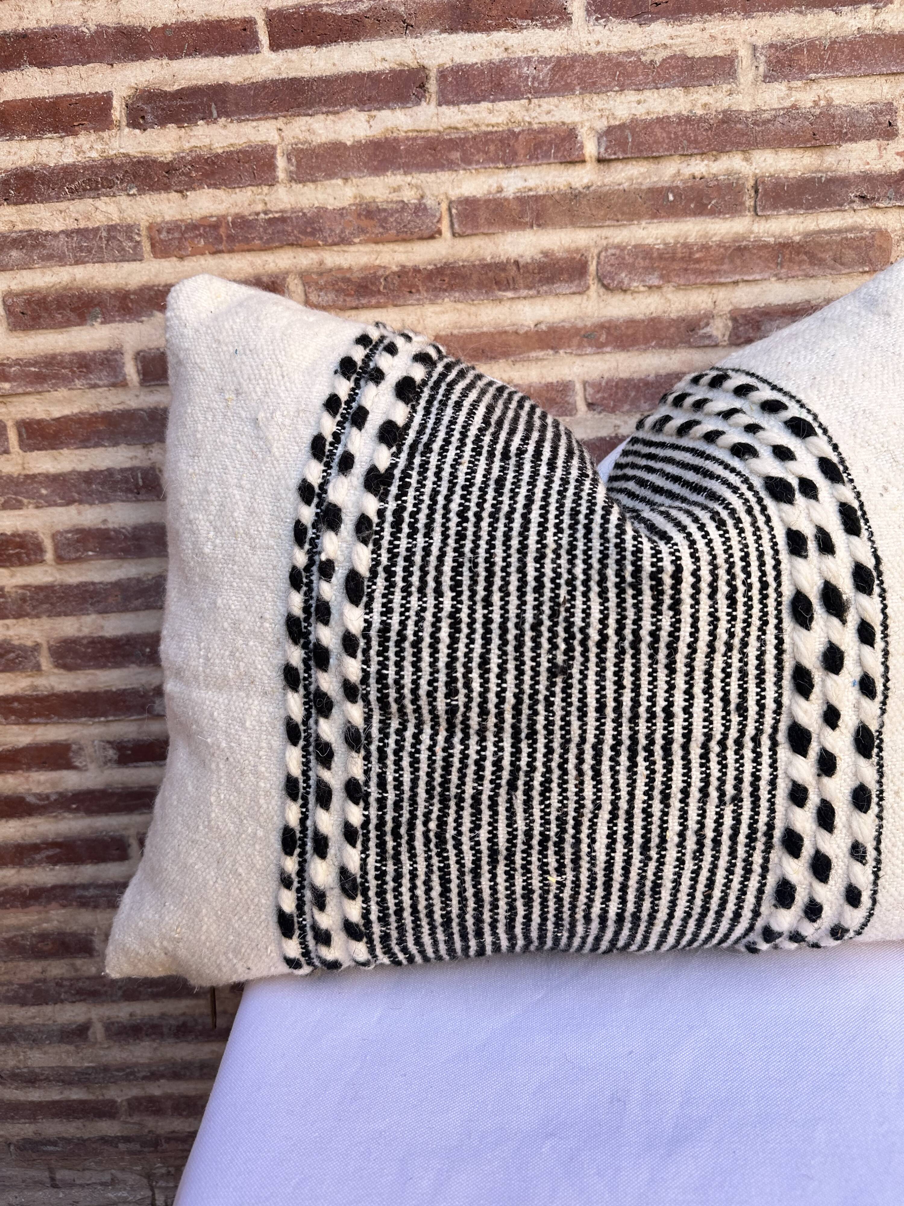 Zanfi Berber Rectangular Cushion Cover - Handmade - 100% Wool