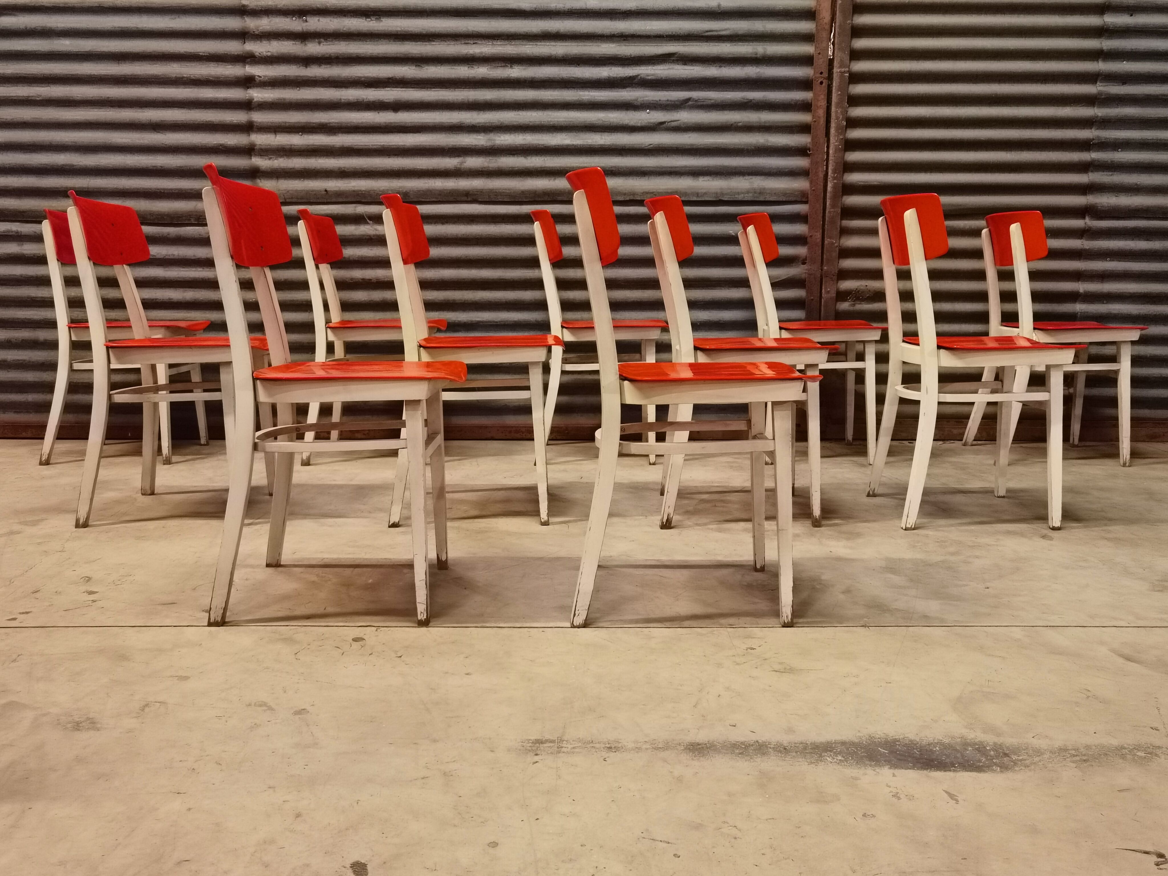 Lot de 11 chaises Ton