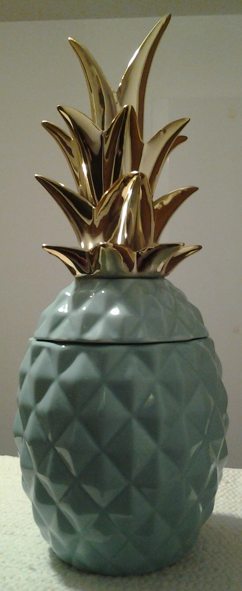 Ceramic pineapple