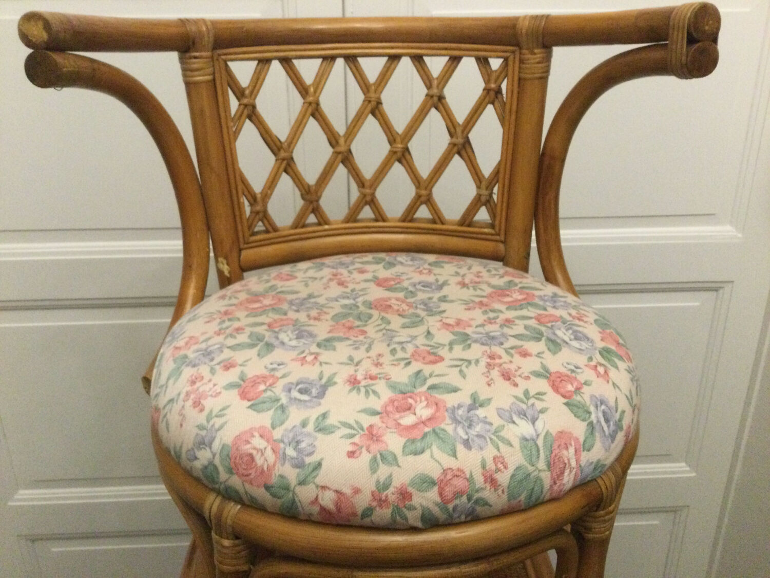 Table and 2 armchairs set in rattan and wicker, 70s/80s