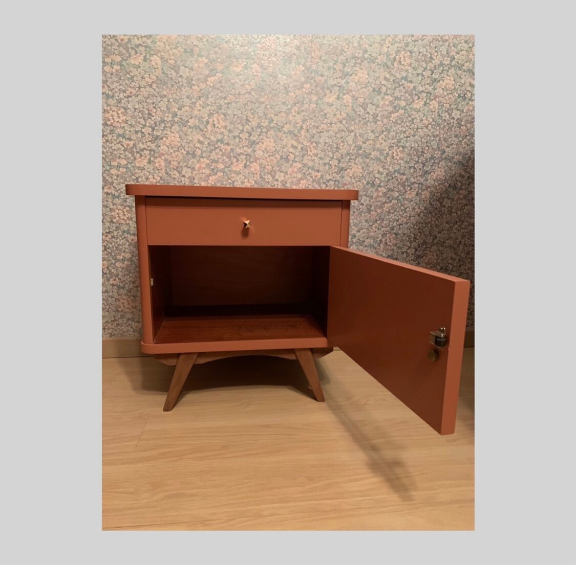 Bedside table year 50 terracotta