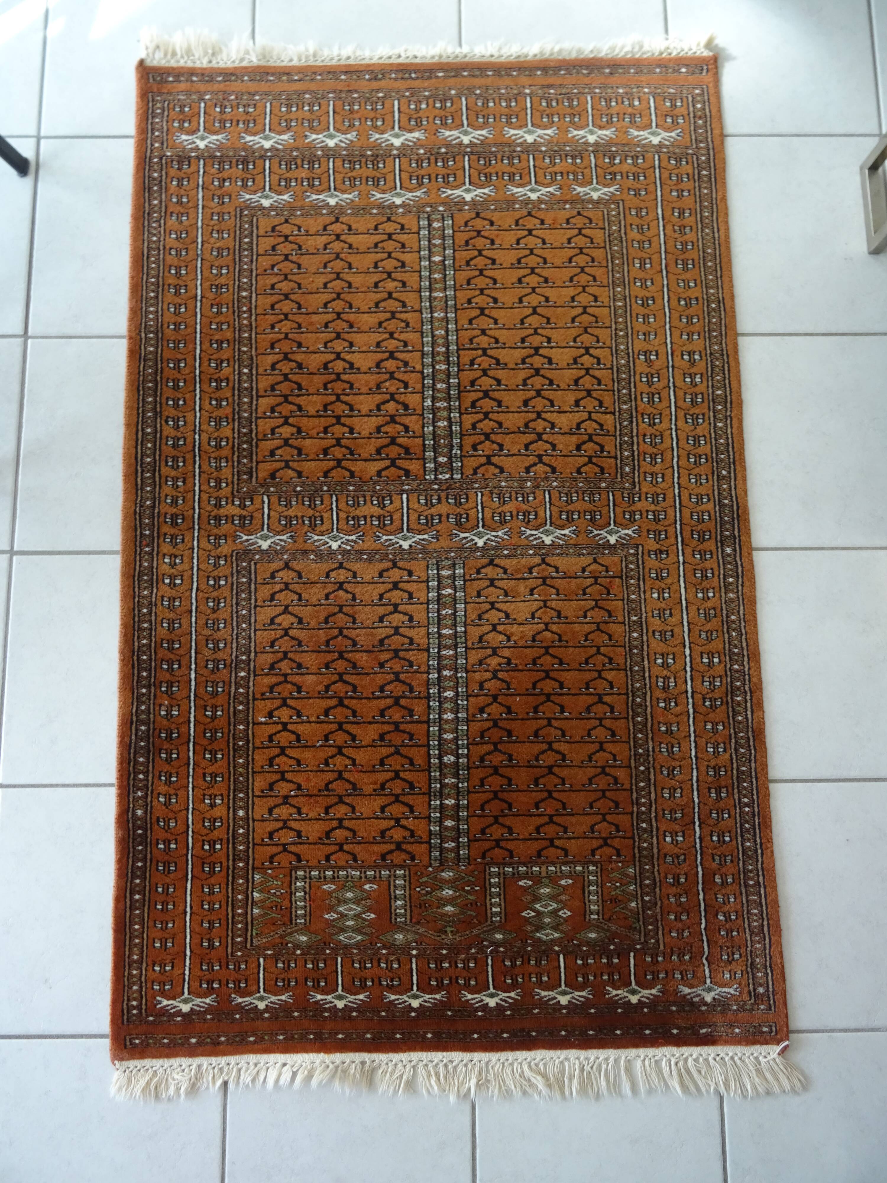Handcrafted Oriental Bukhara rug 160 x 93 cm