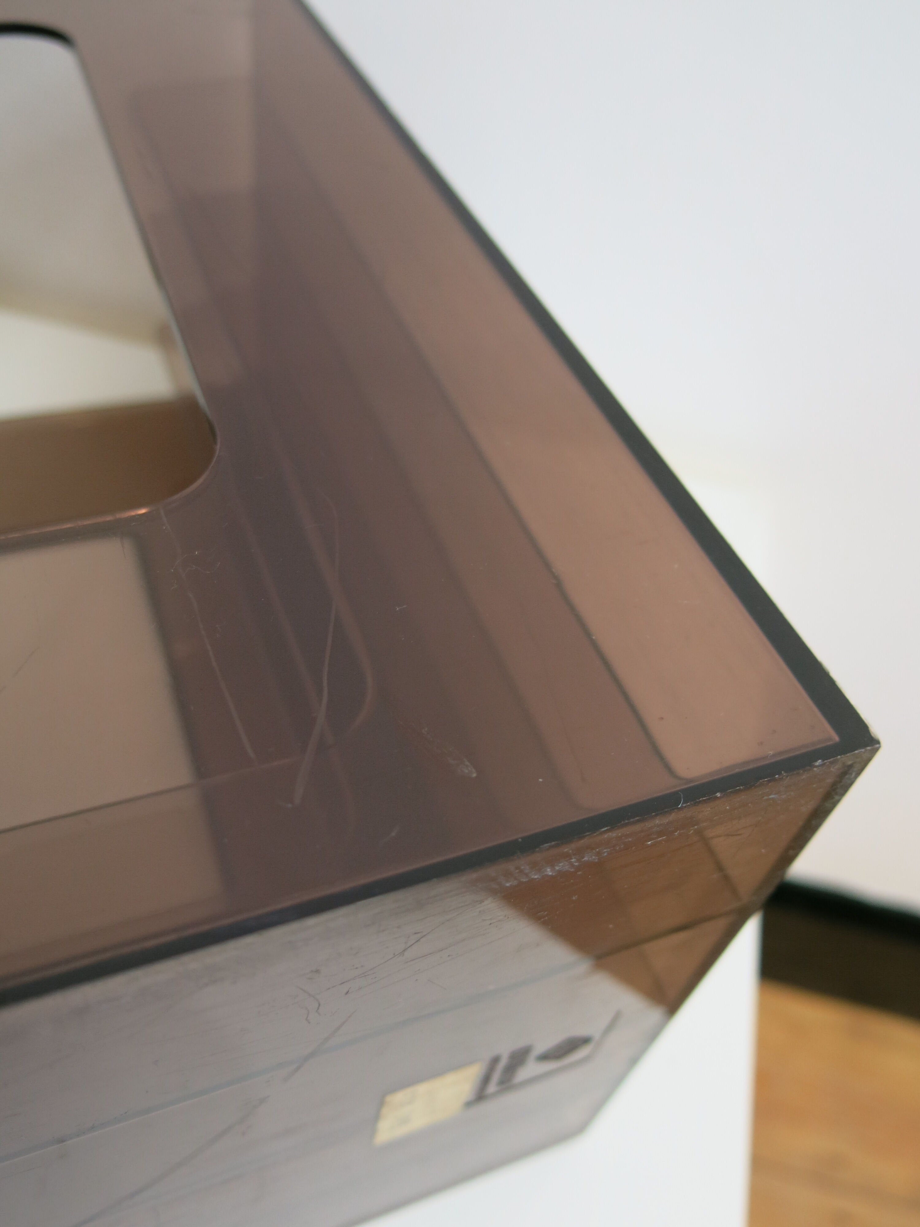 Vinyl holder in smoked plexi