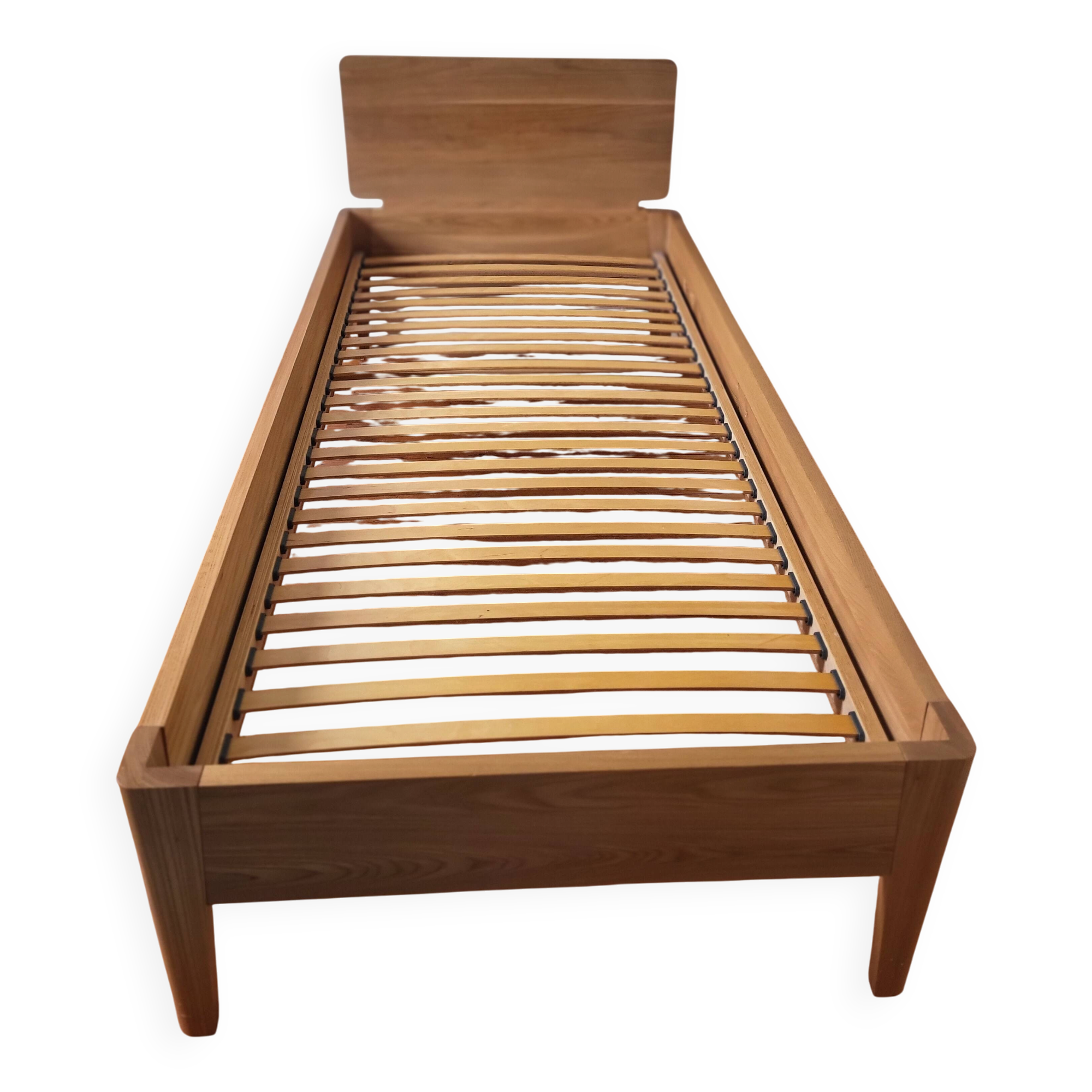 Lit simple en orme américain massif - Design contemporain épuré