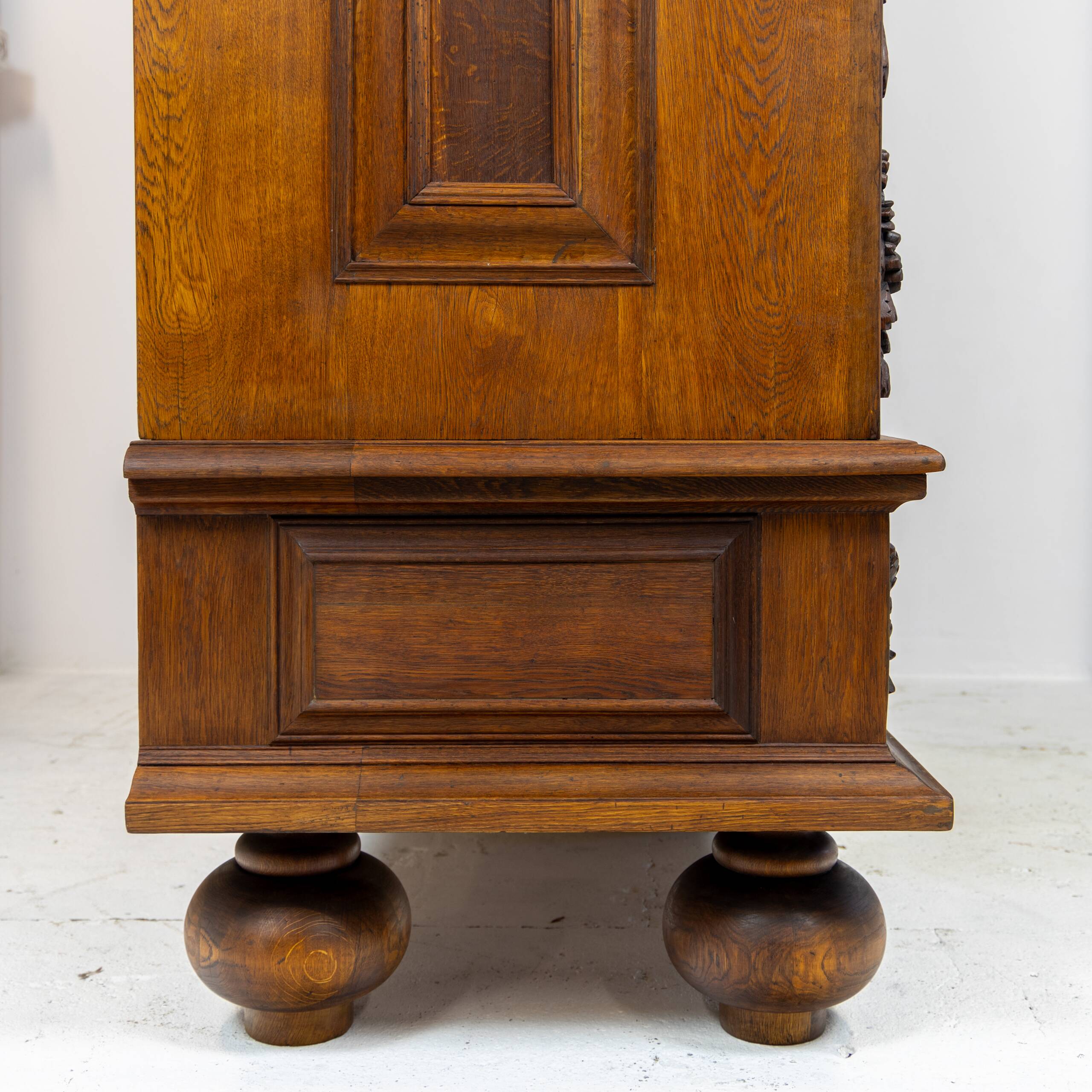 18th-century oak Baroque wardrobe - Königsberg