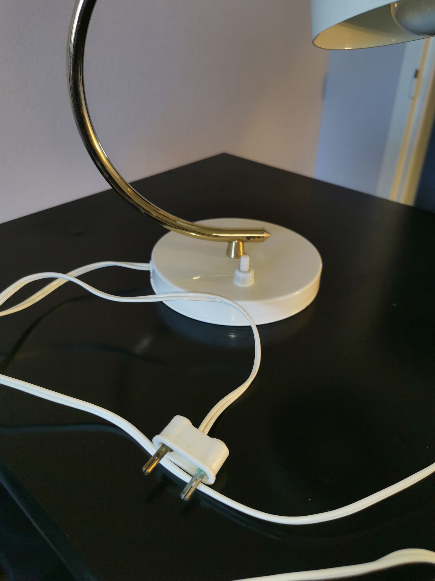 Curved lamp, brass and lacquered steel, 1960, France