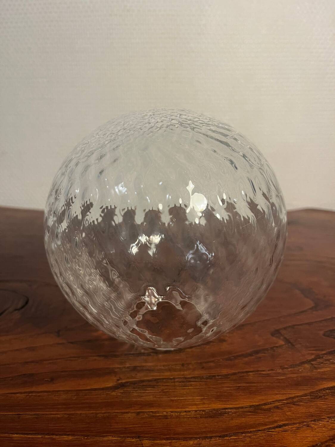 Metal lamp and art deco ribbed glass globe