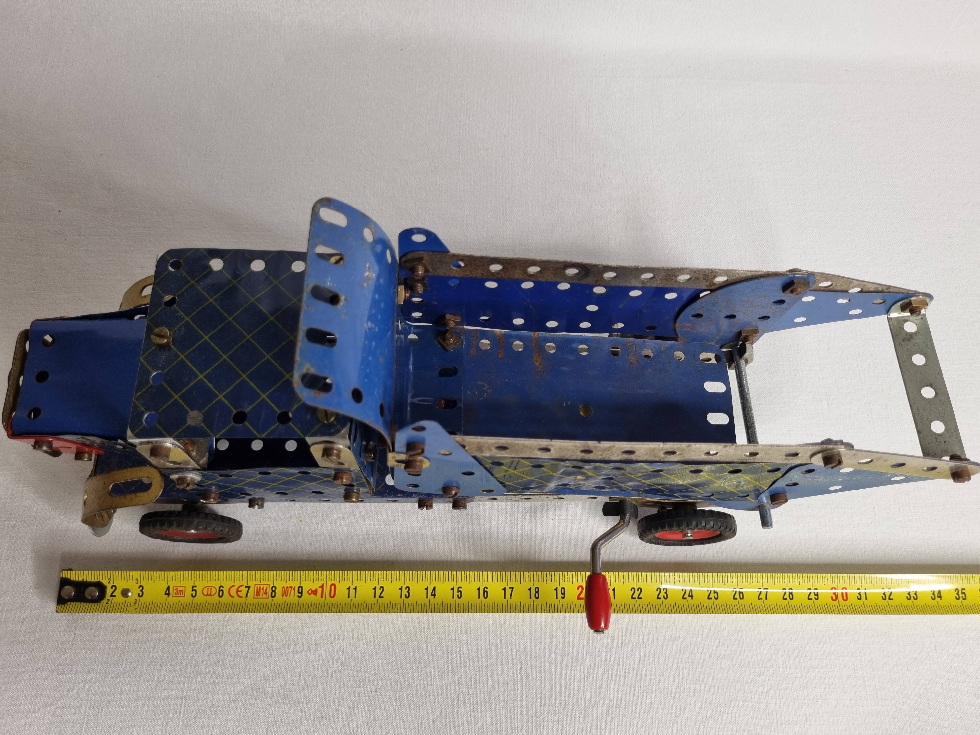 Meccano dump truck from the 50s, original parts, authentic patina, 30 cm