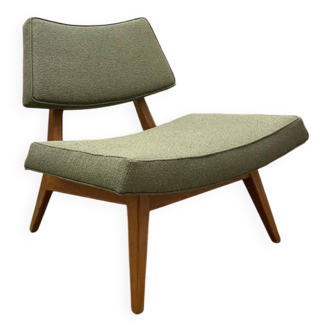 Vintage armchair attributed to Jens Risom, solid wood and fabric.