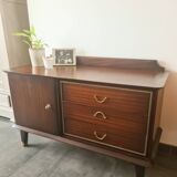 Enfilade en bois foncé et finitions laiton pieds compas