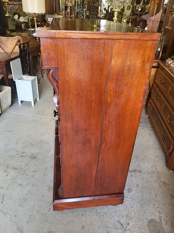 English style mahogany chest of drawers with 6 drawers