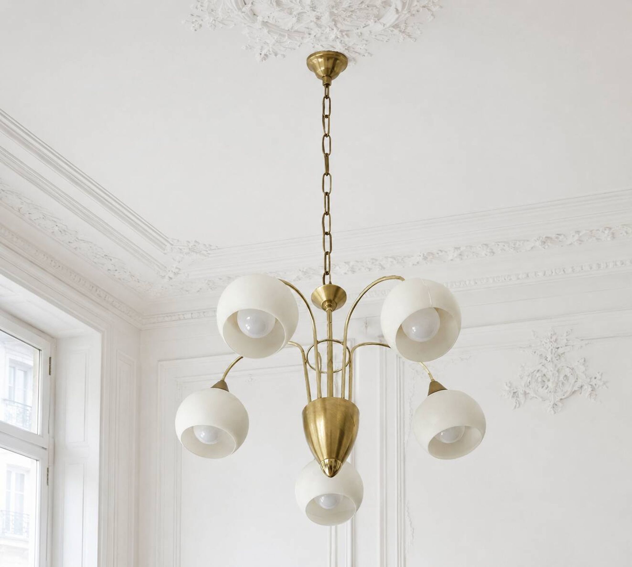 Mid Century Suspension, 5 globes in brass and opal glass, Honsel Leuchten