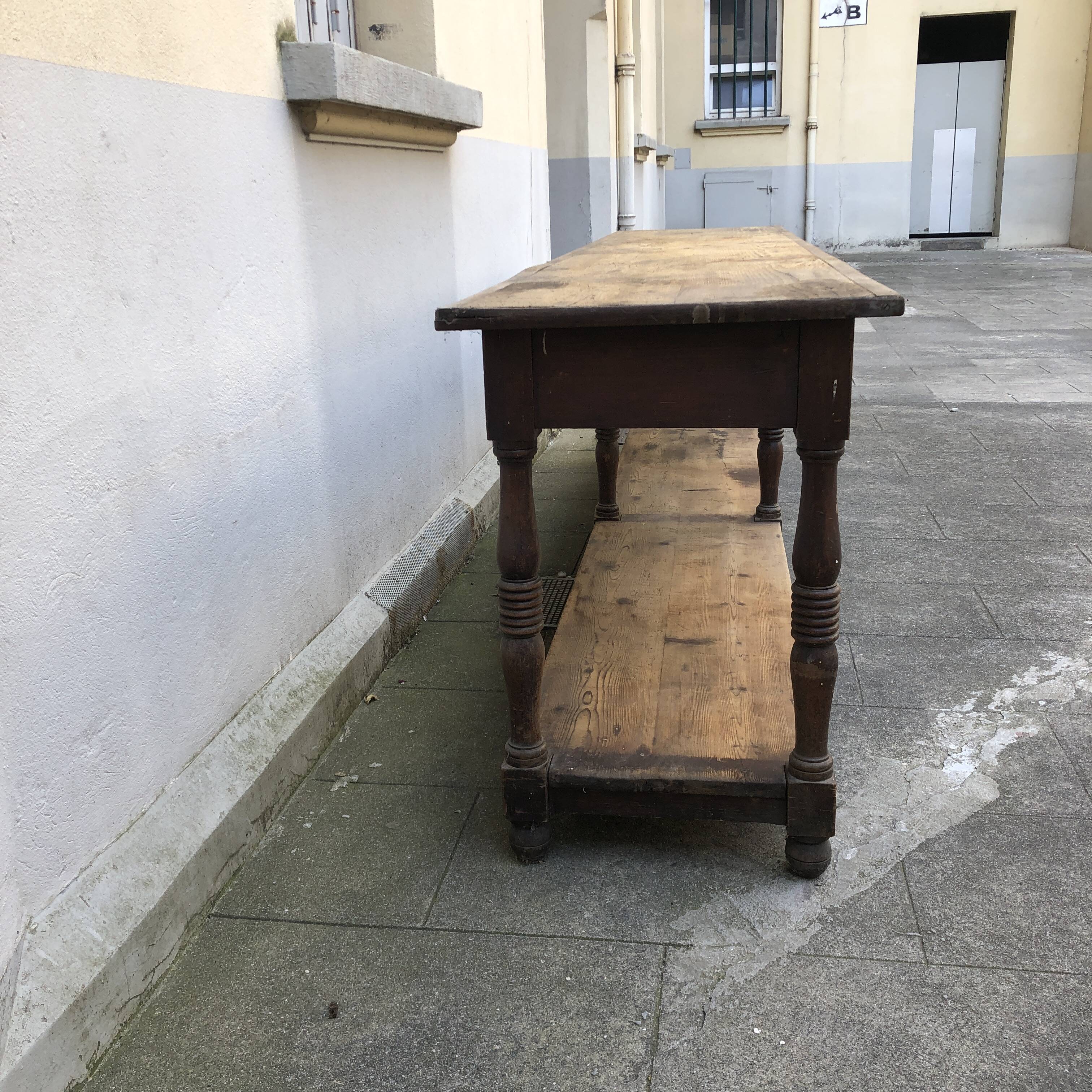 Cloth table