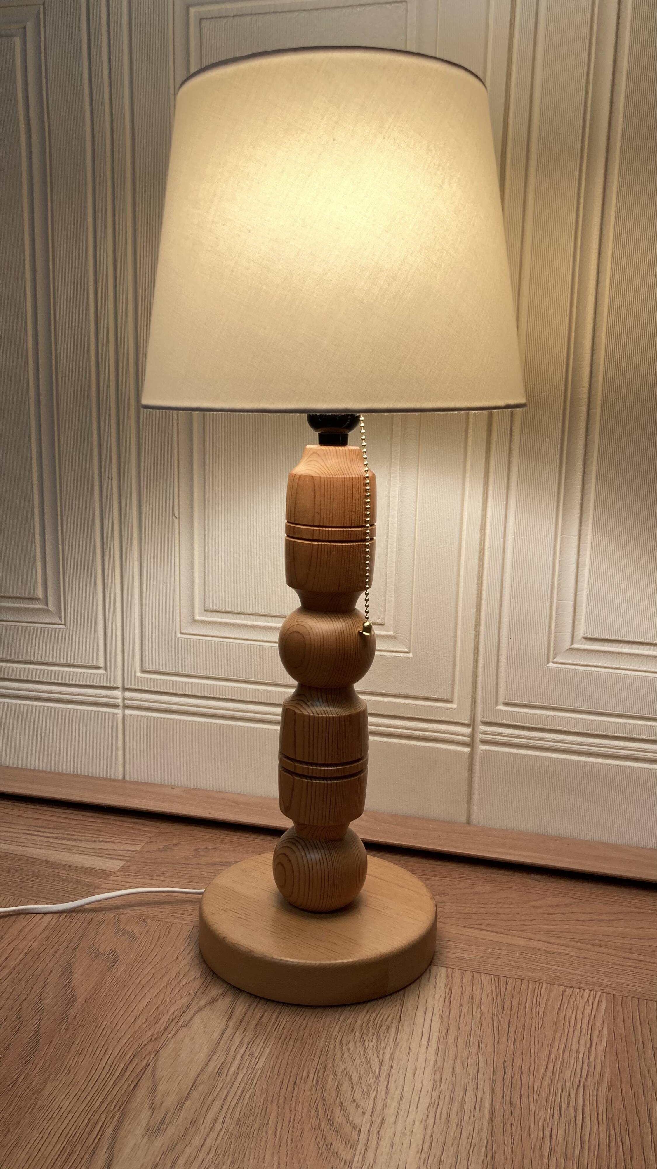 Lampe bois massif 1960 "design scandinave".