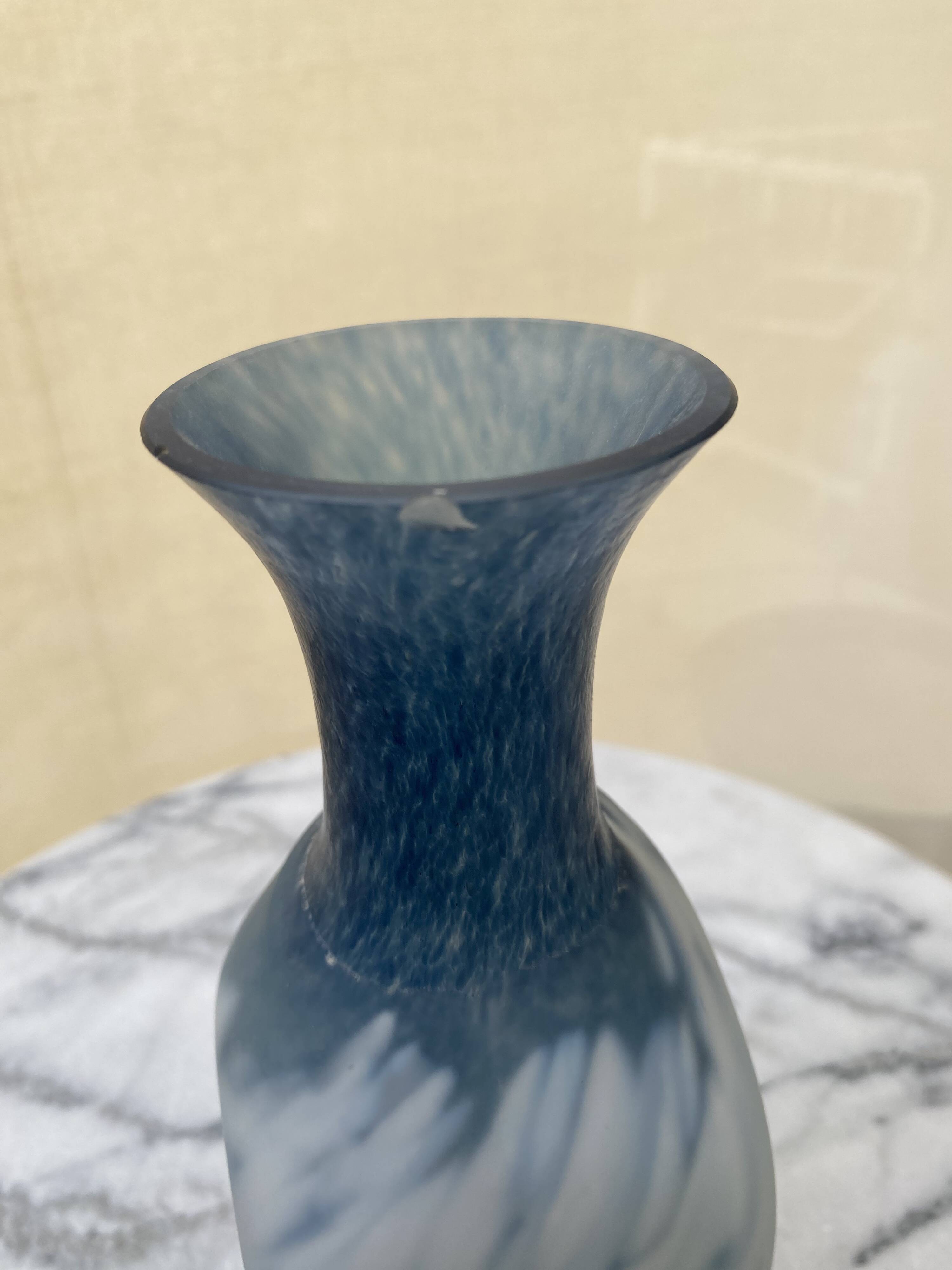 Frosted glass bottle vase – Blue & Frosted White Gradient